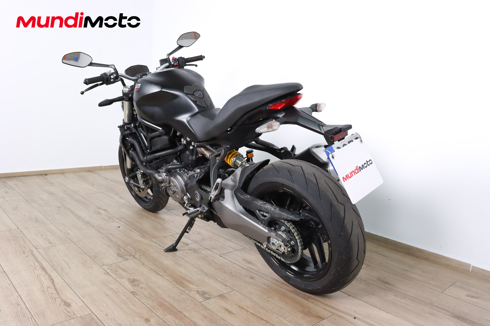 DUCATI Monster 821DUCATI9 DUCATI Monster 821DUCATI9