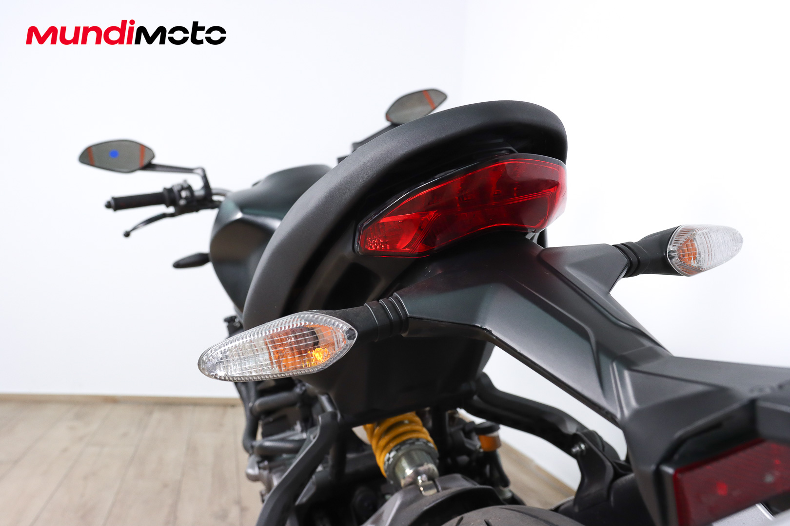DUCATI Monster 821DUCATI12 DUCATI Monster 821DUCATI12