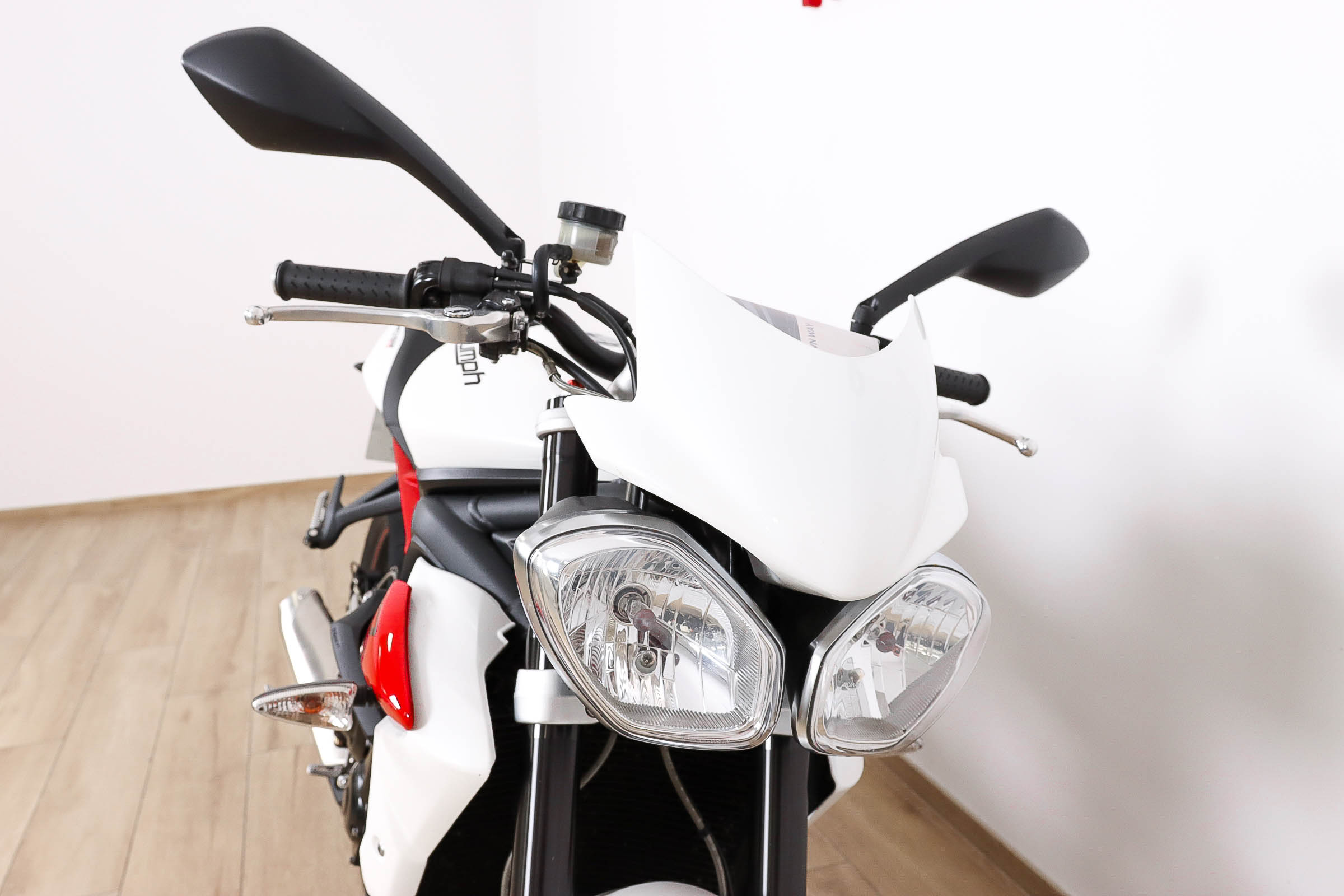 TRIUMPH Street Triple RTRIUMPH3 TRIUMPH Street Triple RTRIUMPH3