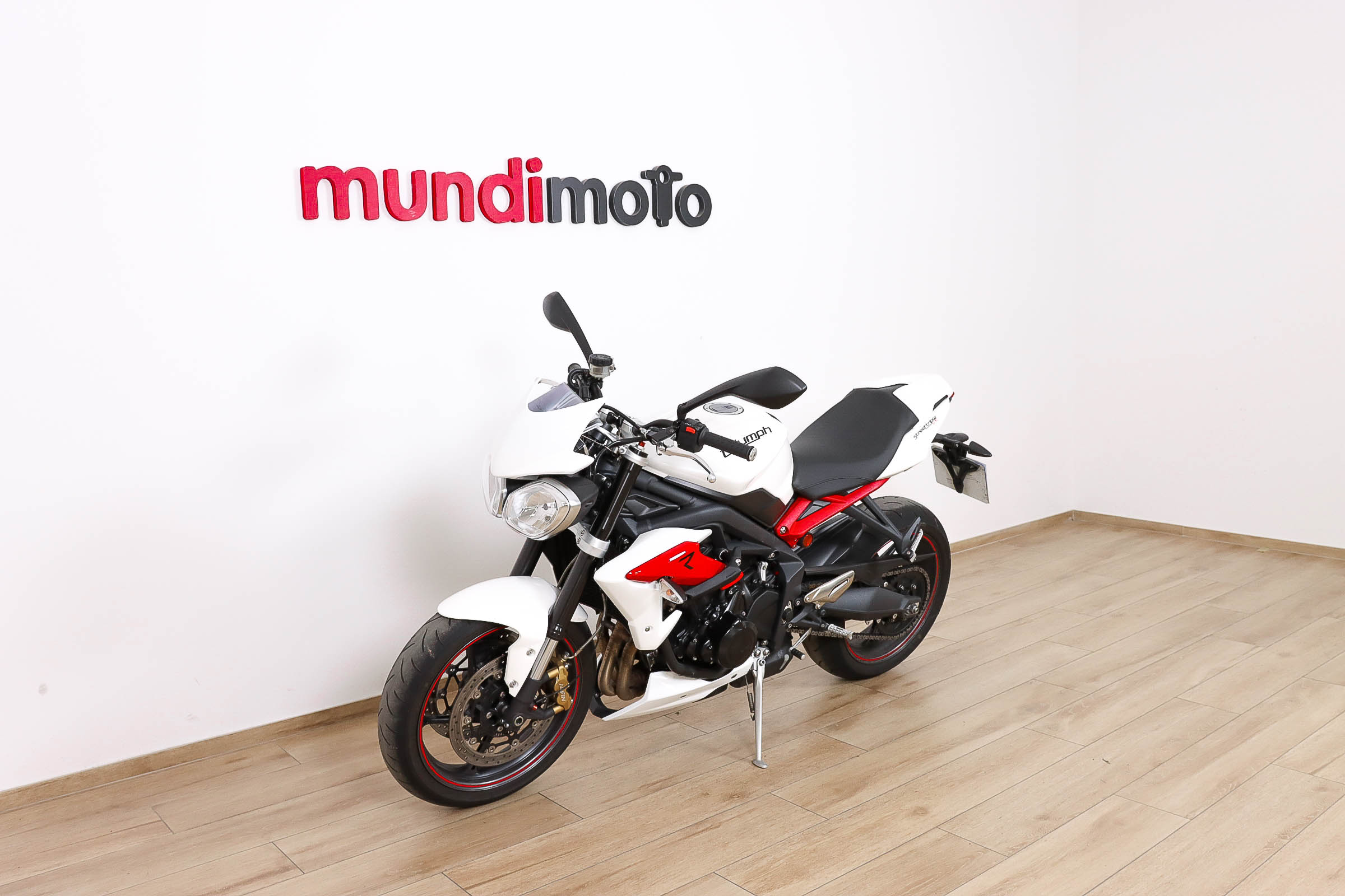 TRIUMPH Street Triple RTRIUMPH10 TRIUMPH Street Triple RTRIUMPH10