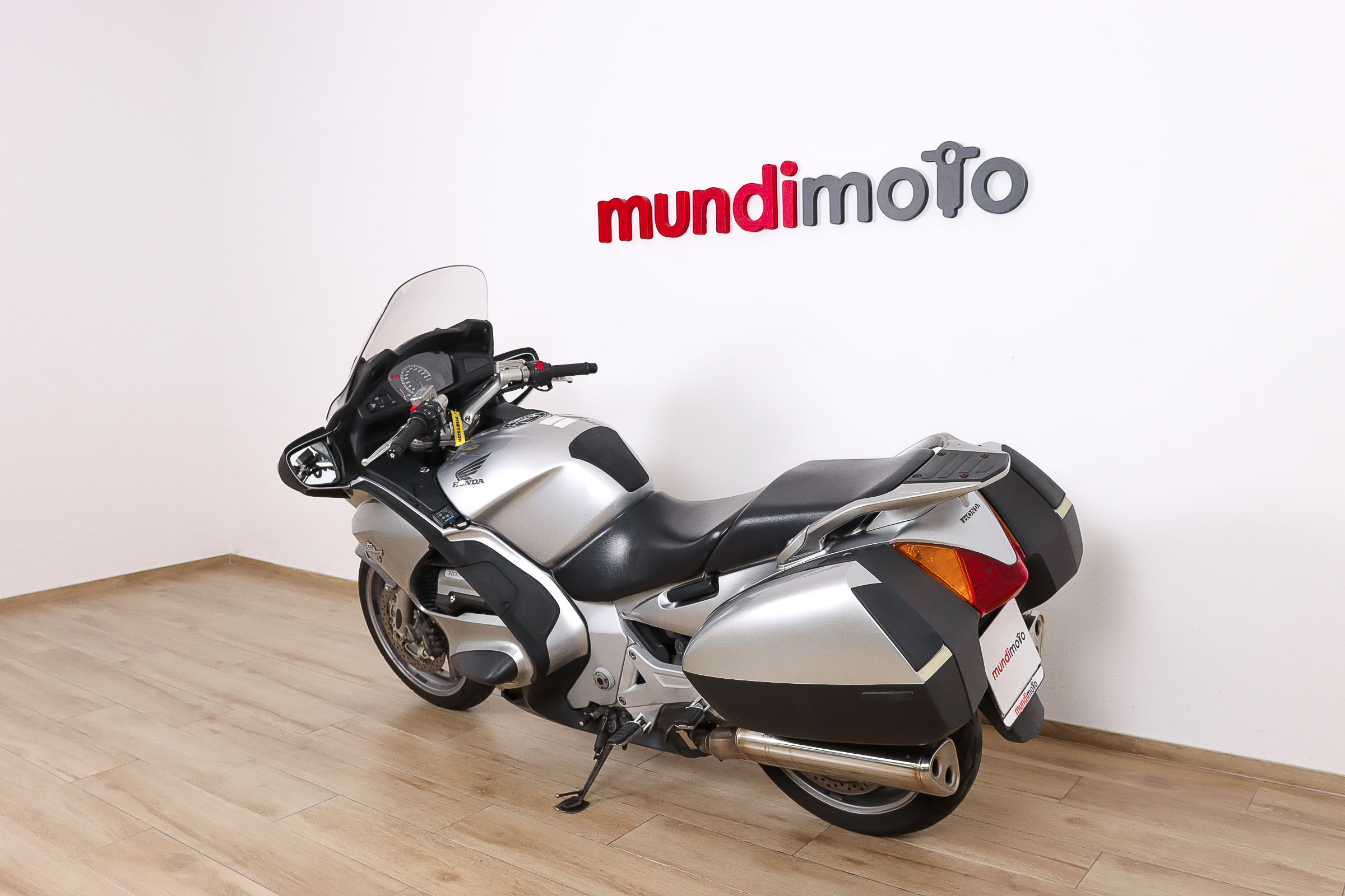 HONDA PAN-EUROPEAN ST 1300HONDA6 HONDA PAN-EUROPEAN ST 1300HONDA6