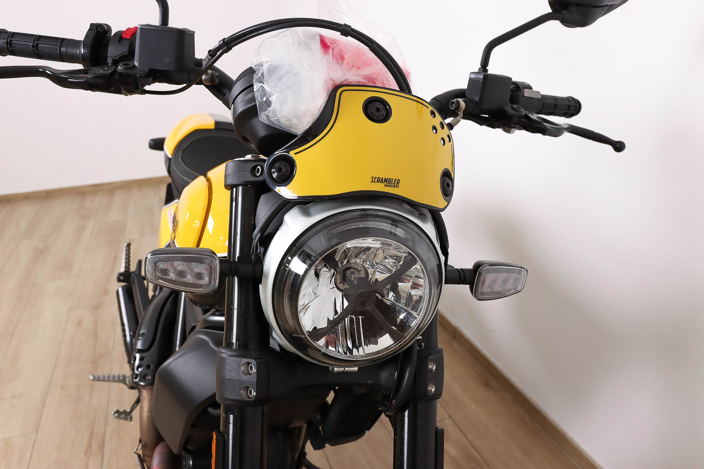 DUCATI Scrambler Full ThrottleDUCATI3 DUCATI Scrambler Full ThrottleDUCATI3