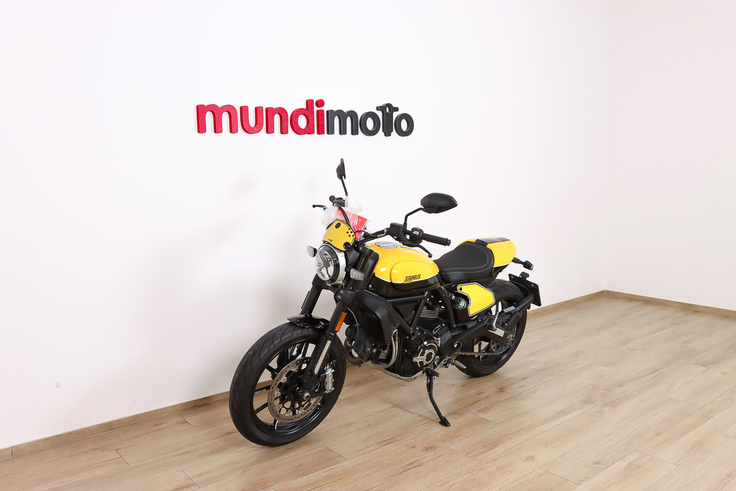 DUCATI Scrambler Full ThrottleDUCATI7 DUCATI Scrambler Full ThrottleDUCATI7