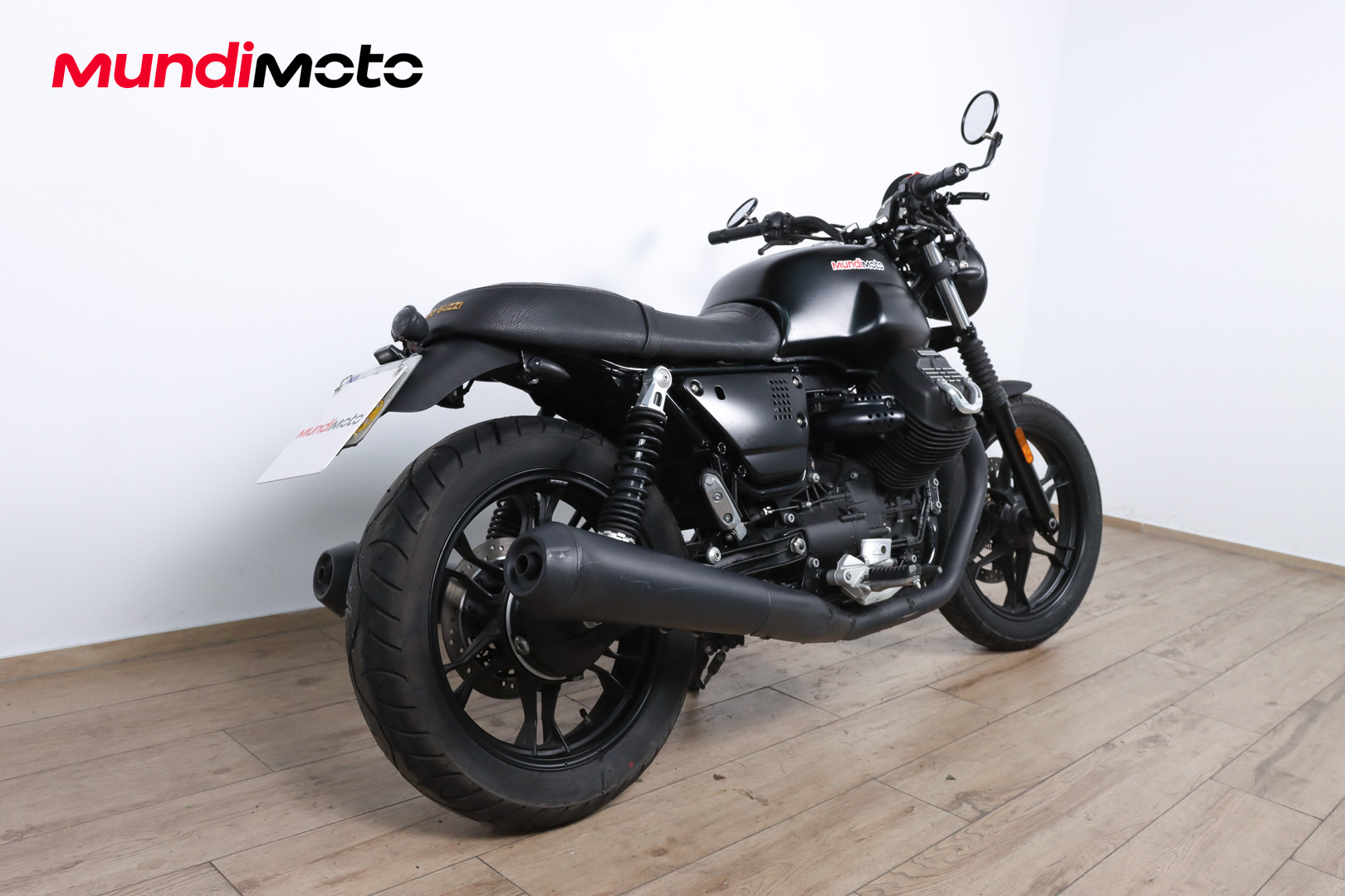 MOTO GUZZI V7 III StoneMOTO GUZZI2 MOTO GUZZI V7 III StoneMOTO GUZZI2
