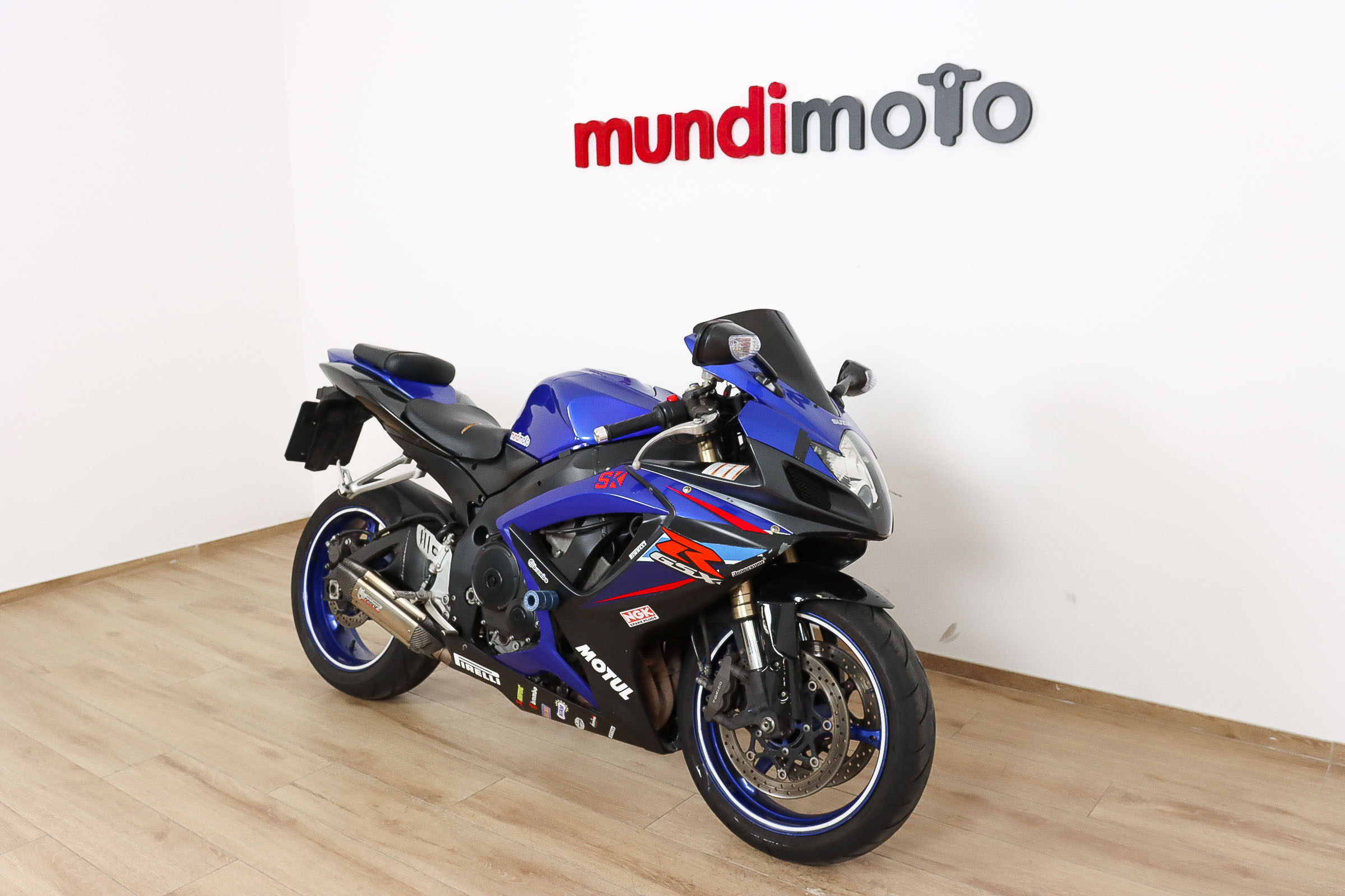 SUZUKI GSX R600SUZUKI2 SUZUKI GSX R600SUZUKI2