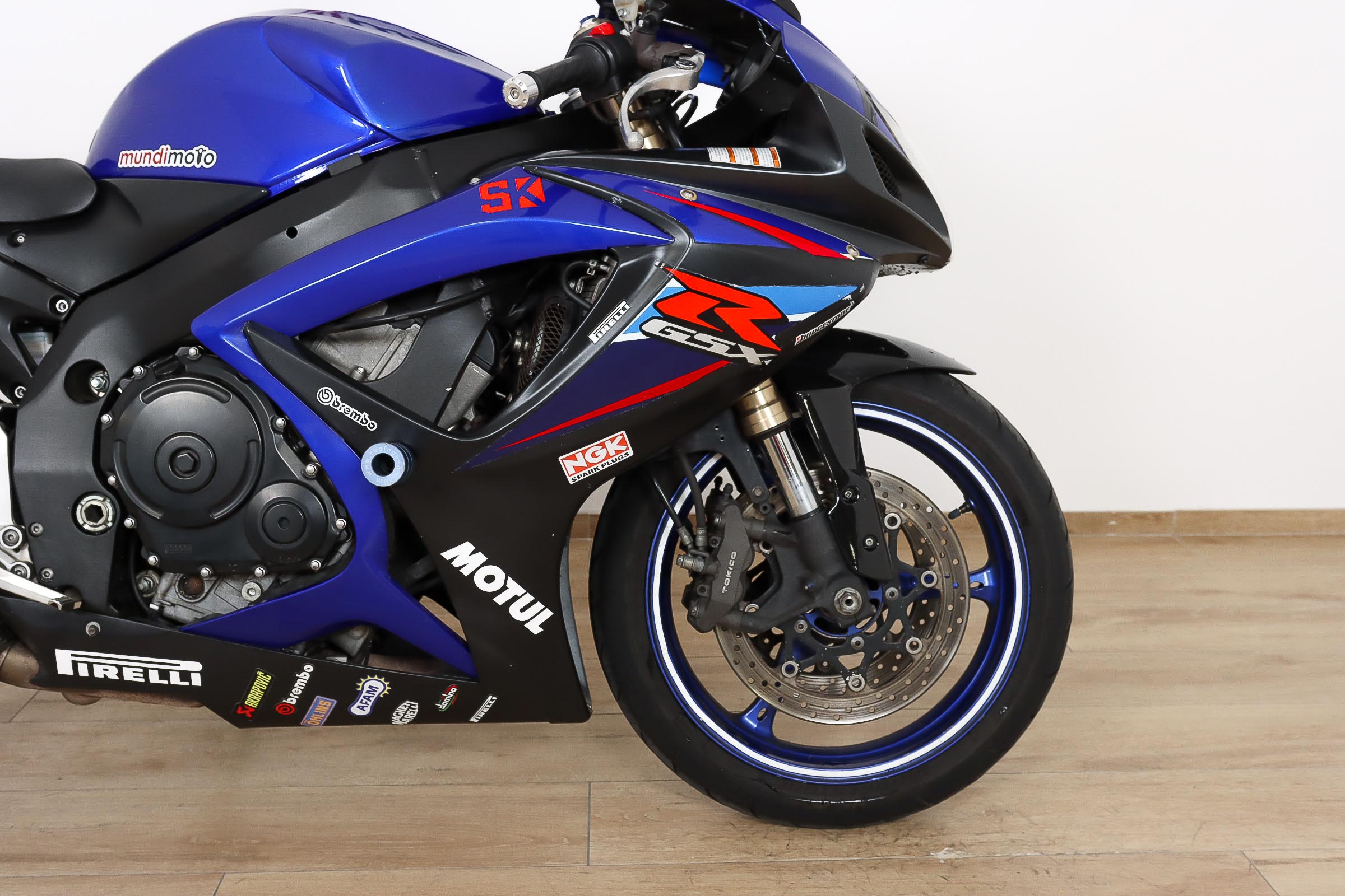 SUZUKI GSX R600SUZUKI3 SUZUKI GSX R600SUZUKI3