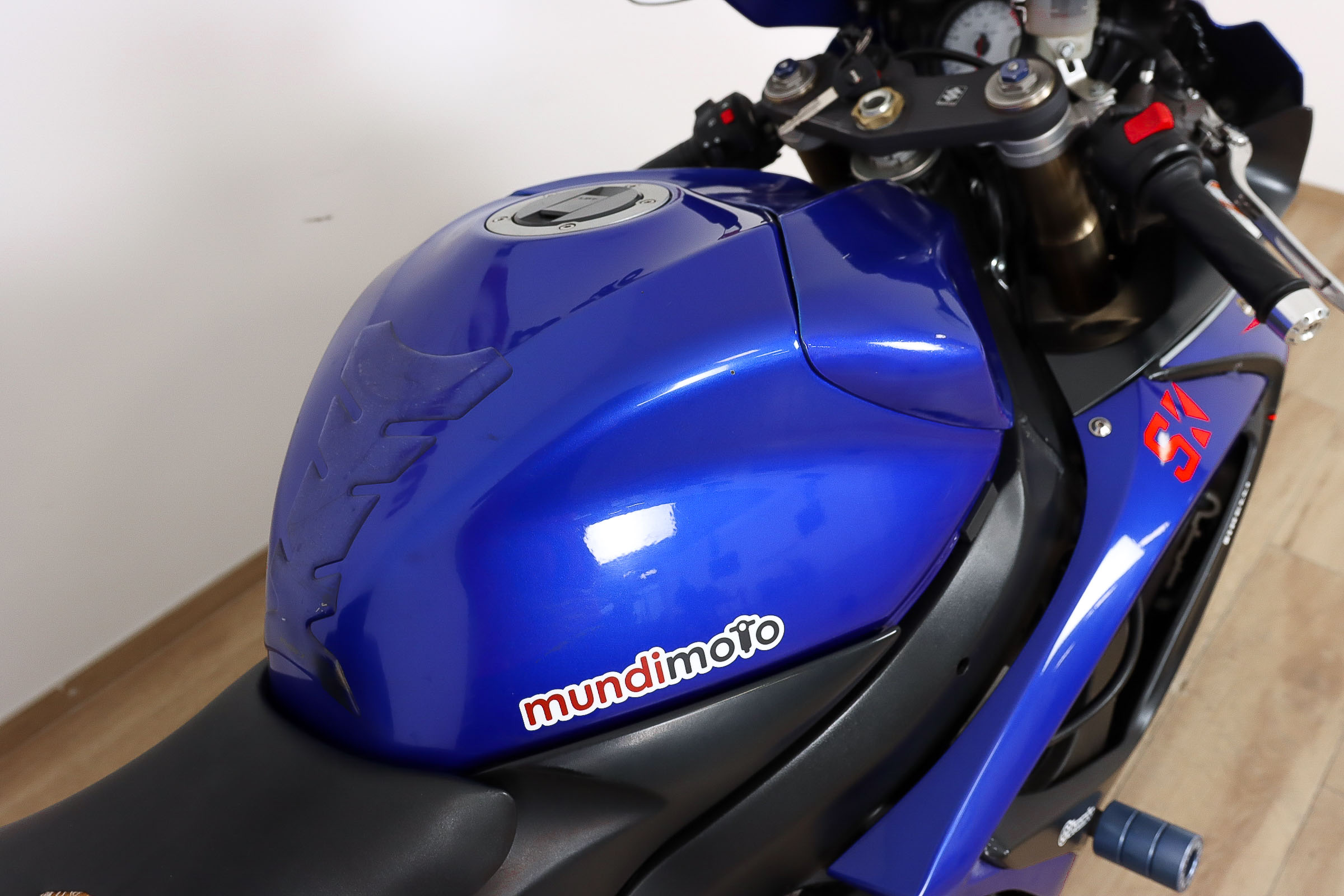 SUZUKI GSX R600SUZUKI4 SUZUKI GSX R600SUZUKI4