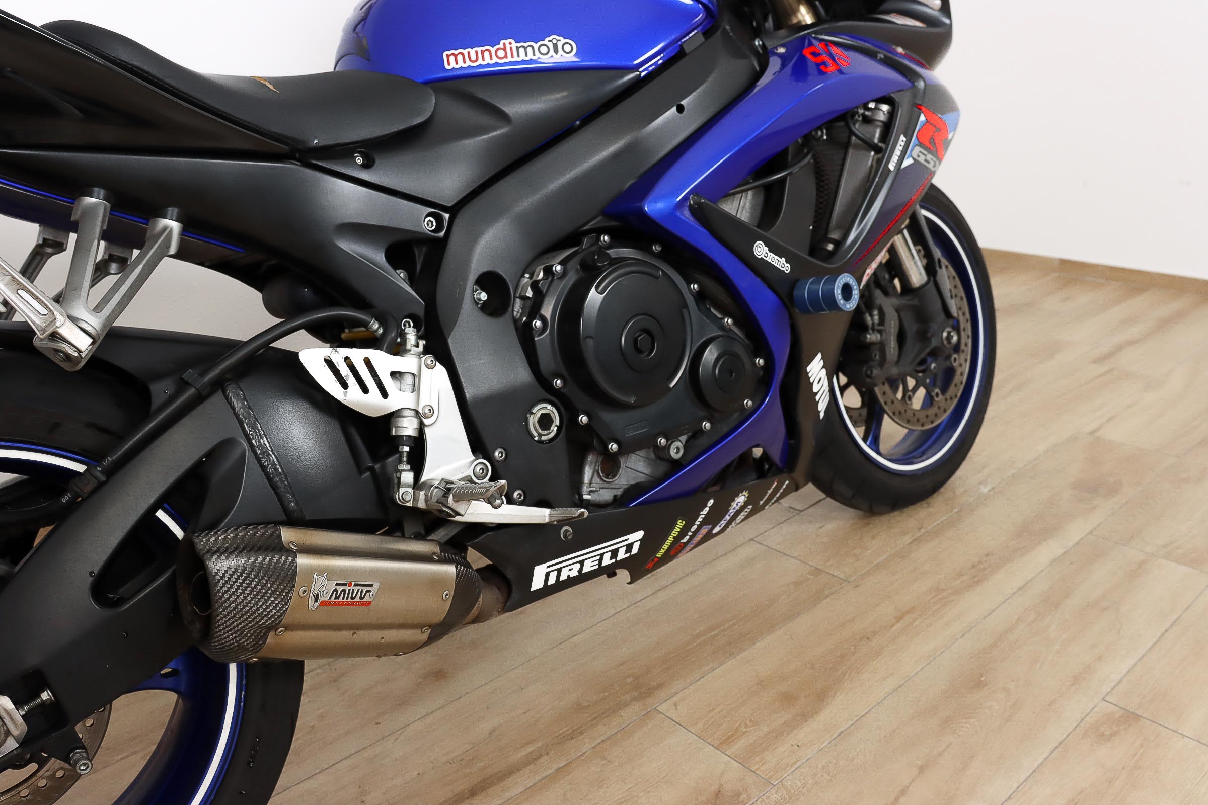 SUZUKI GSX R600SUZUKI6 SUZUKI GSX R600SUZUKI6