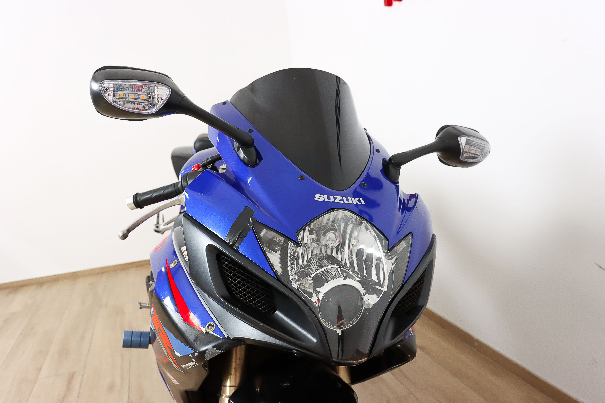 SUZUKI GSX R600SUZUKI7 SUZUKI GSX R600SUZUKI7