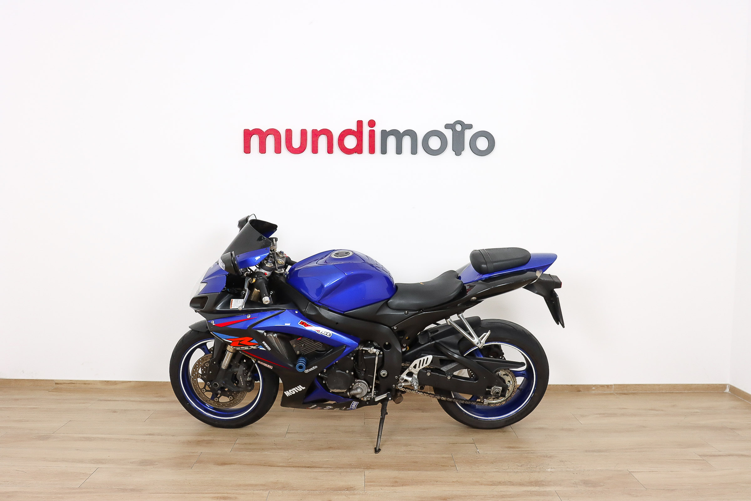 SUZUKI GSX R600SUZUKI8 SUZUKI GSX R600SUZUKI8