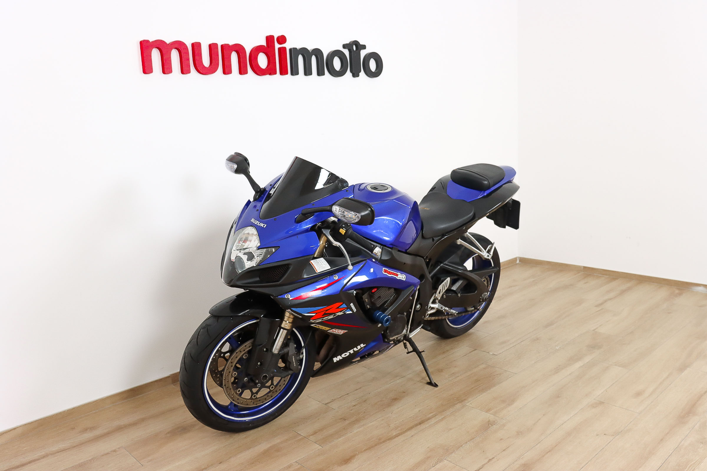 SUZUKI GSX R600SUZUKI9 SUZUKI GSX R600SUZUKI9
