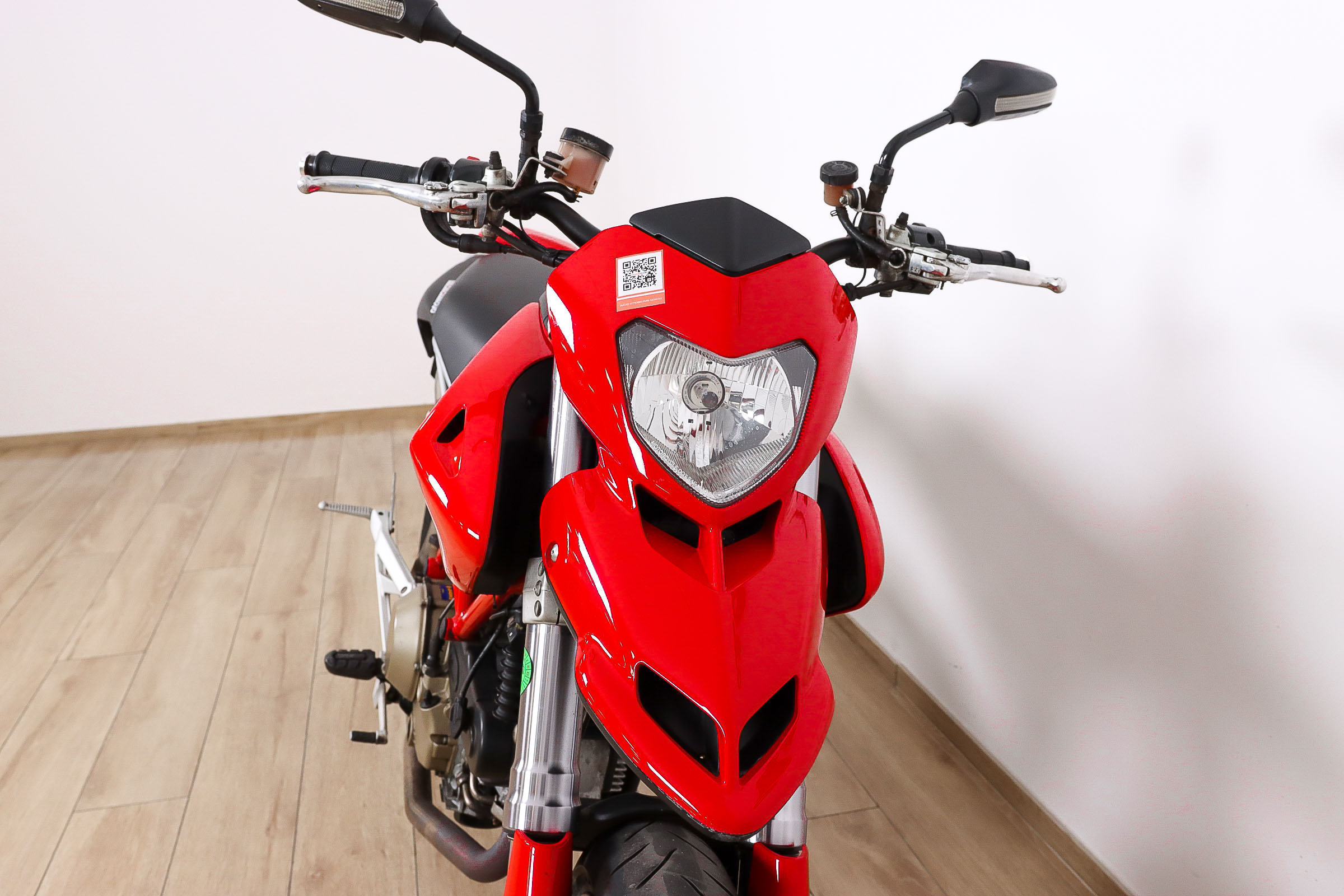 DUCATI HYPERMOTARD 1100DUCATI4 DUCATI HYPERMOTARD 1100DUCATI4