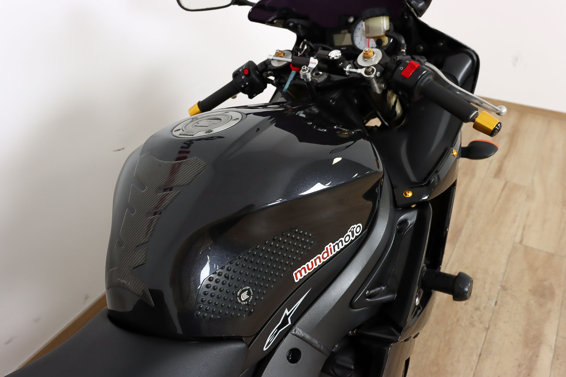 YAMAHA YZF R6YAMAHA4 YAMAHA YZF R6YAMAHA4