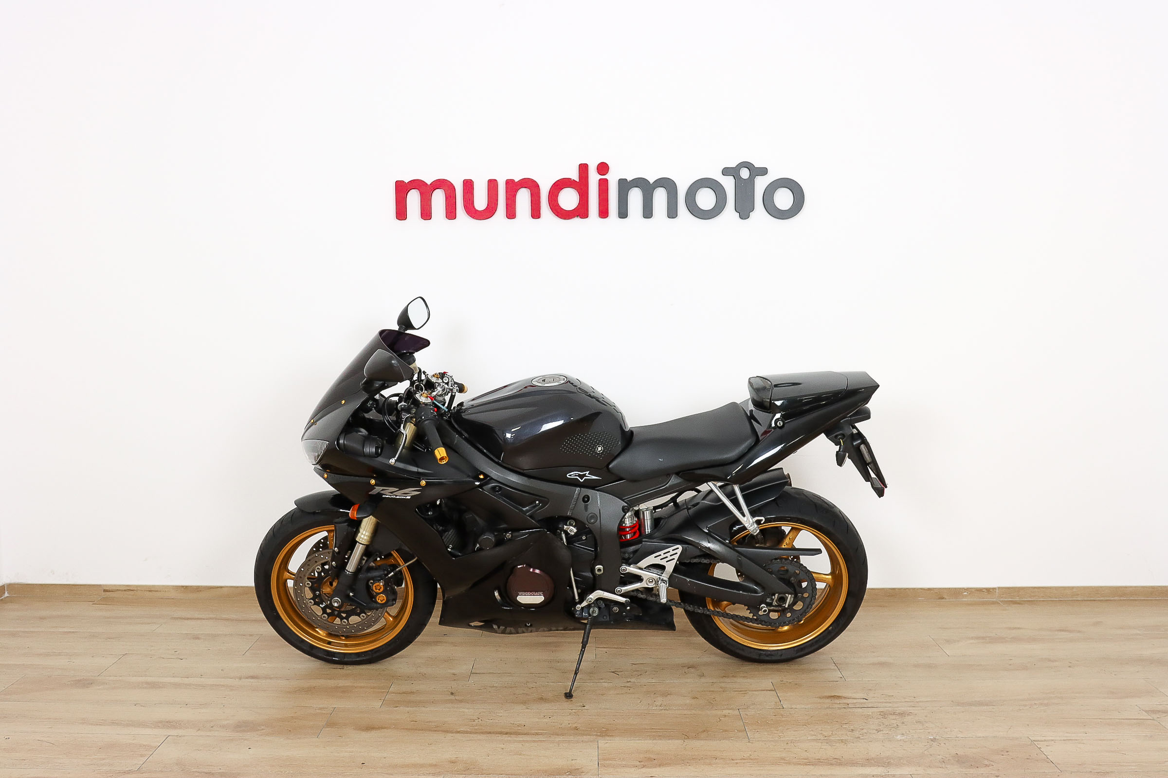 YAMAHA YZF R6YAMAHA8 YAMAHA YZF R6YAMAHA8
