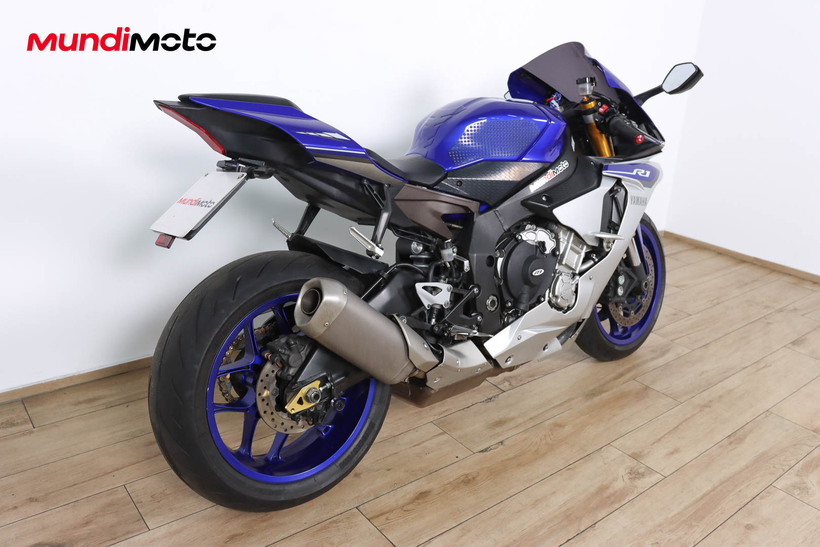 YAMAHA YZF R1 promoYAMAHA2 YAMAHA YZF R1 promoYAMAHA2