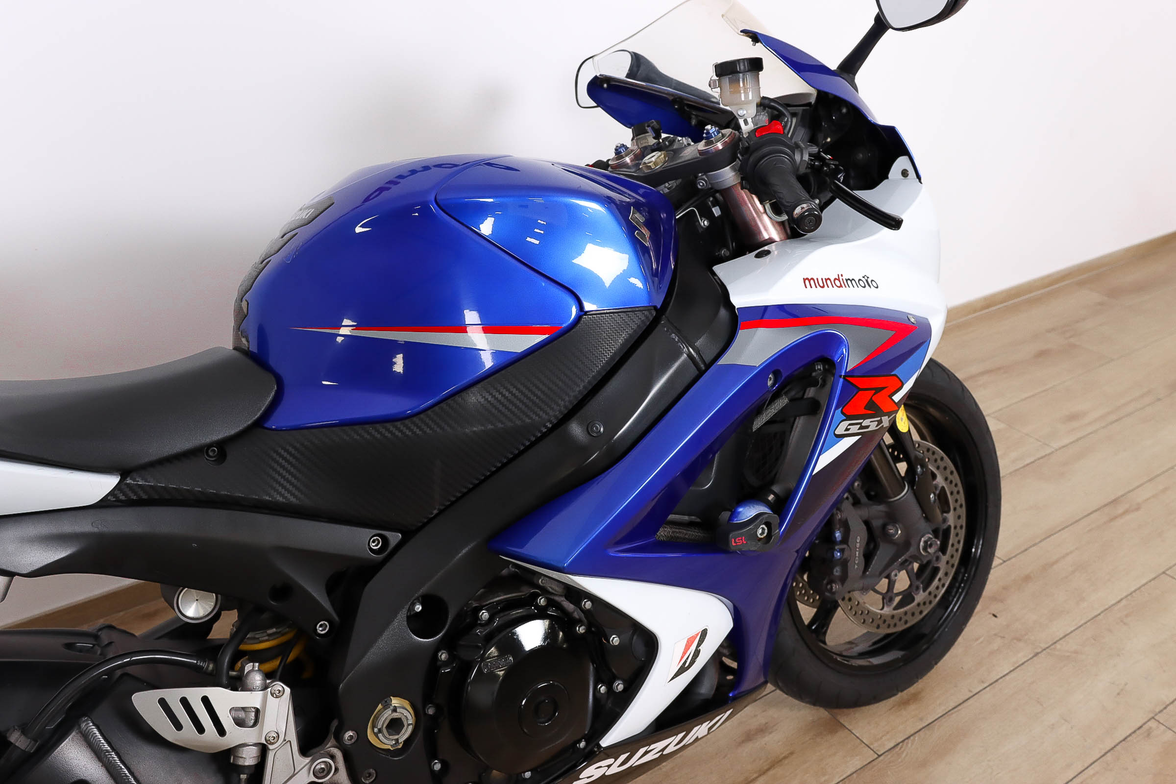 SUZUKI GSX R1000SUZUKI8 SUZUKI GSX R1000SUZUKI8