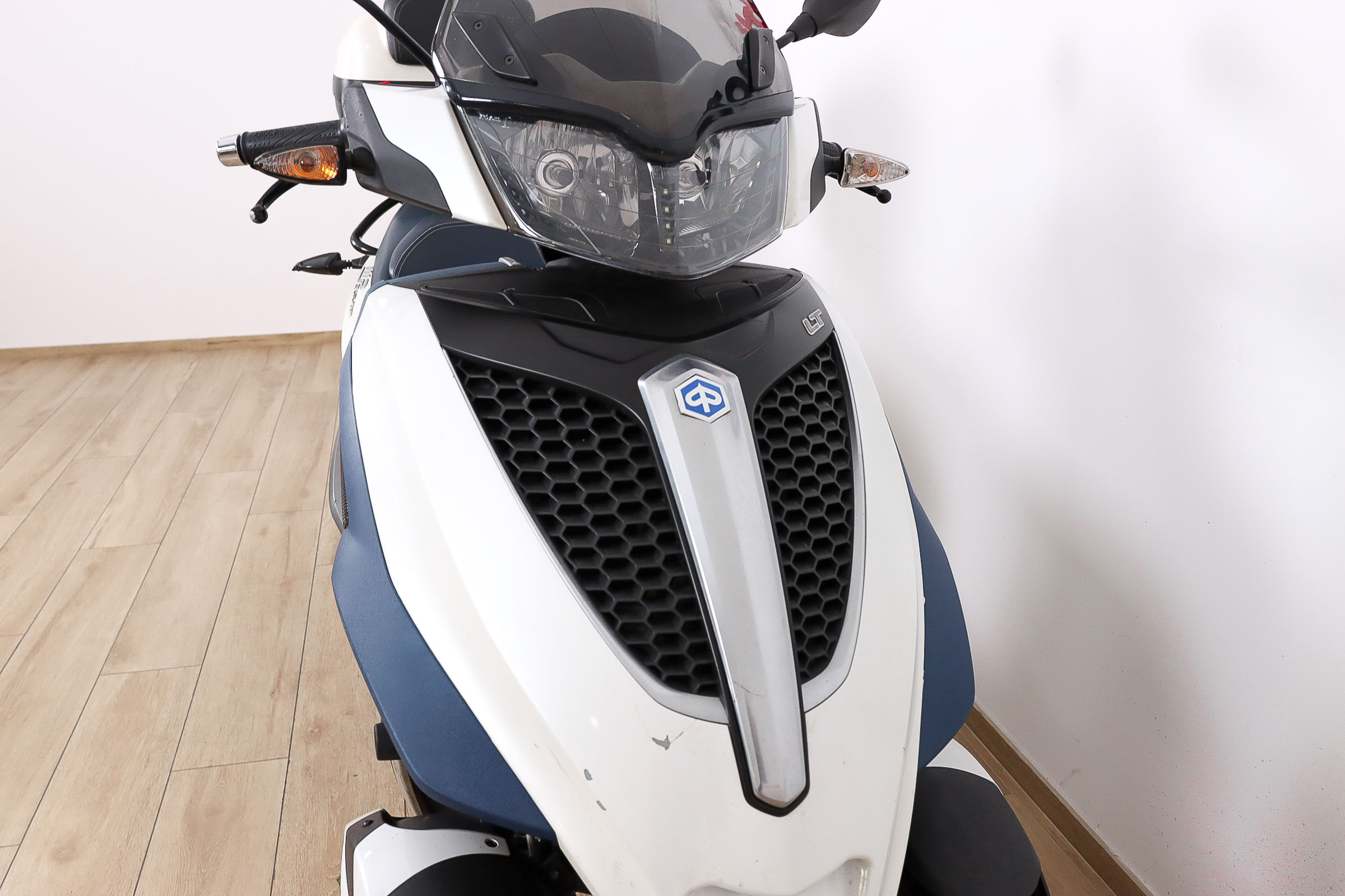 PIAGGIO MP3 300 Yourban LT SportPIAGGIO3 PIAGGIO MP3 300 Yourban LT SportPIAGGIO3