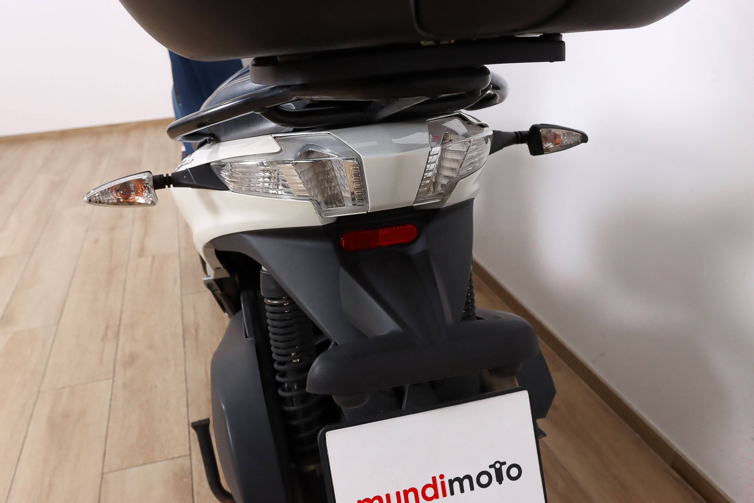 PIAGGIO MP3 300 Yourban LT SportPIAGGIO11 PIAGGIO MP3 300 Yourban LT SportPIAGGIO11