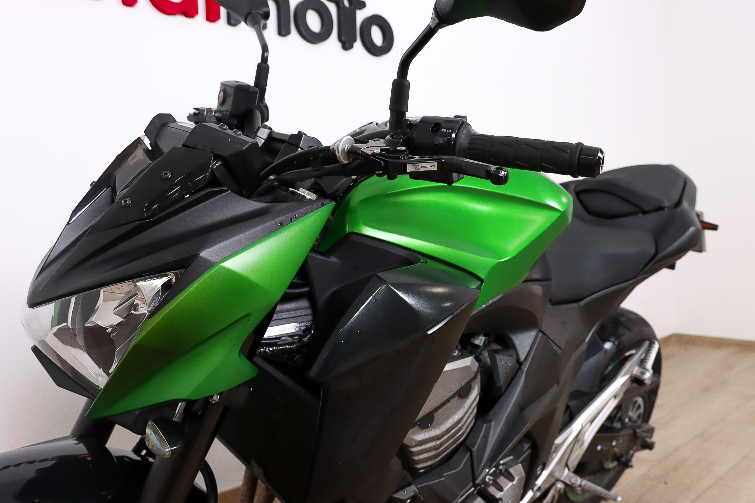 KAWASAKI Z 800e promoKAWASAKI13 KAWASAKI Z 800e promoKAWASAKI13