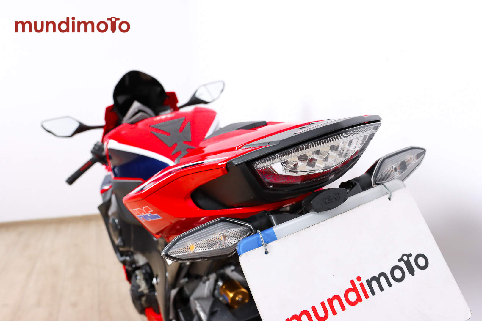 HONDA CBR 1000 RR FirebladeHONDA9 HONDA CBR 1000 RR FirebladeHONDA9