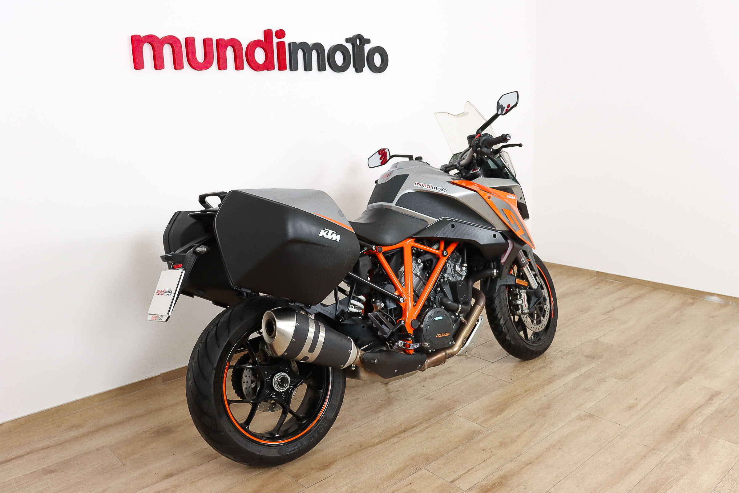 KTM 1290 Super Duke GTKTM2 KTM 1290 Super Duke GTKTM2