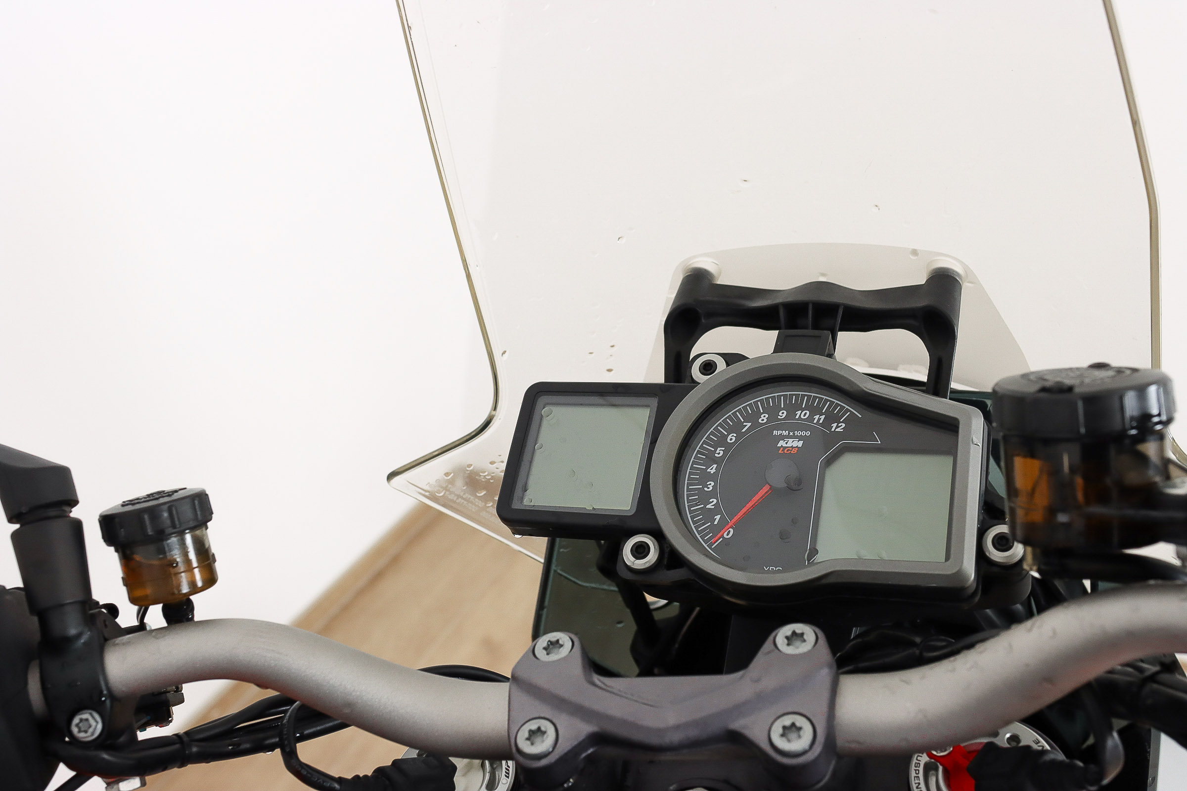 KTM 1290 Super Duke GTKTM6 KTM 1290 Super Duke GTKTM6