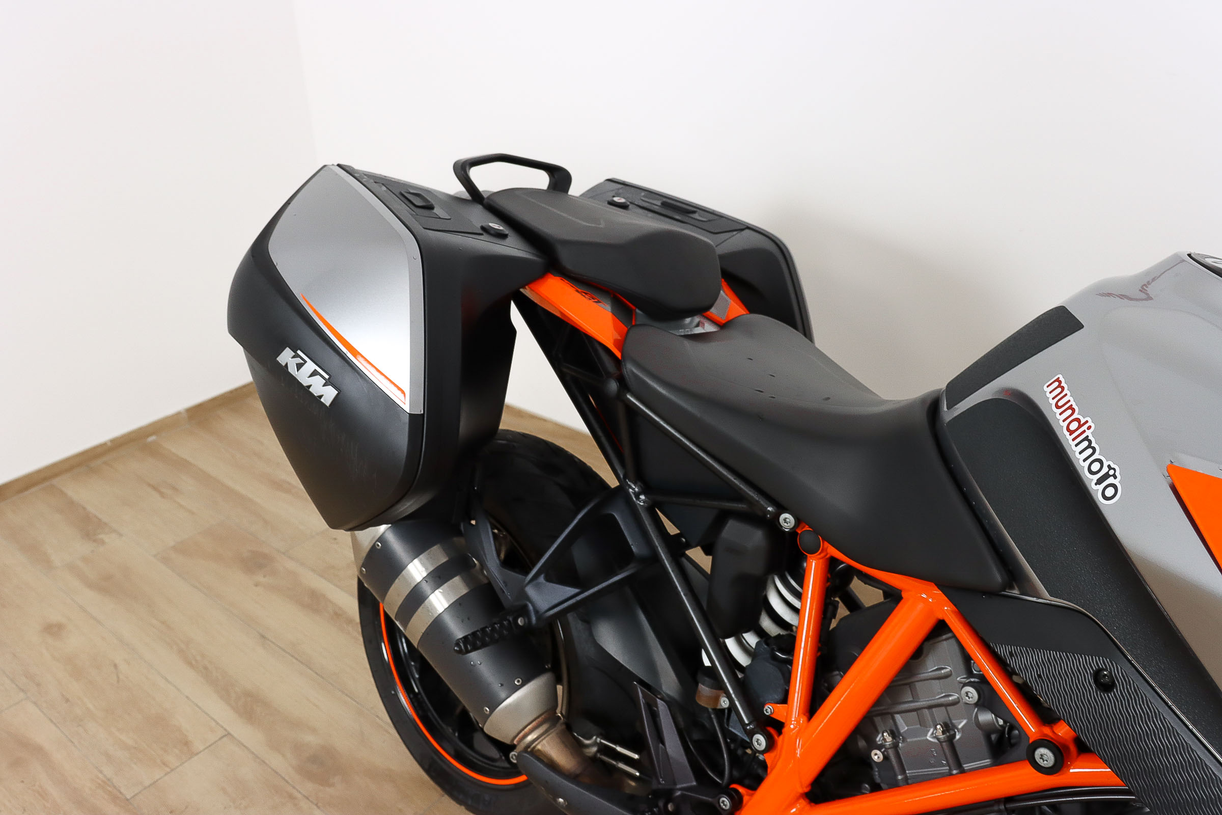 KTM 1290 Super Duke GTKTM9 KTM 1290 Super Duke GTKTM9