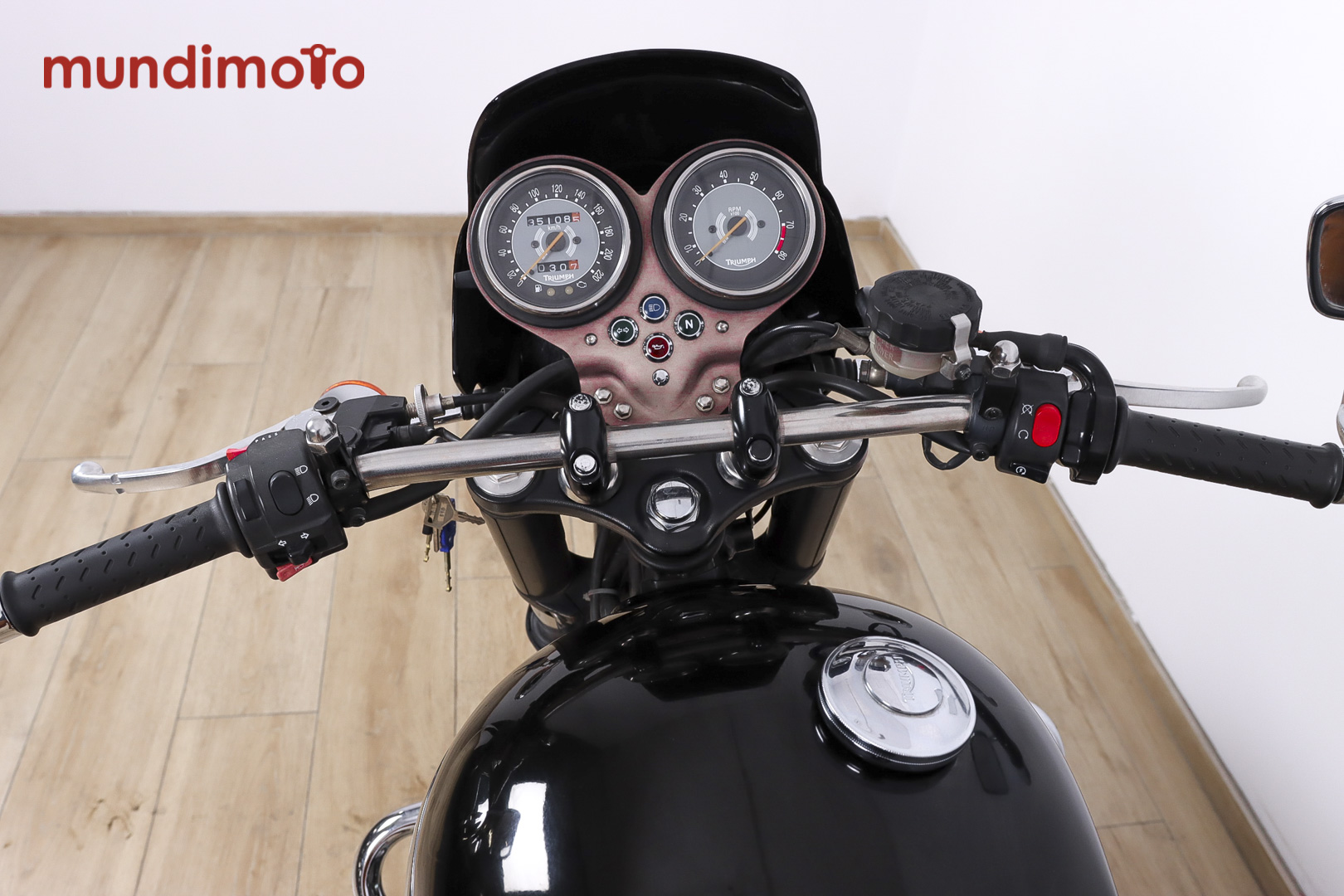 TRIUMPH BONNEVILLE SE promoTRIUMPH11 TRIUMPH BONNEVILLE SE promoTRIUMPH11