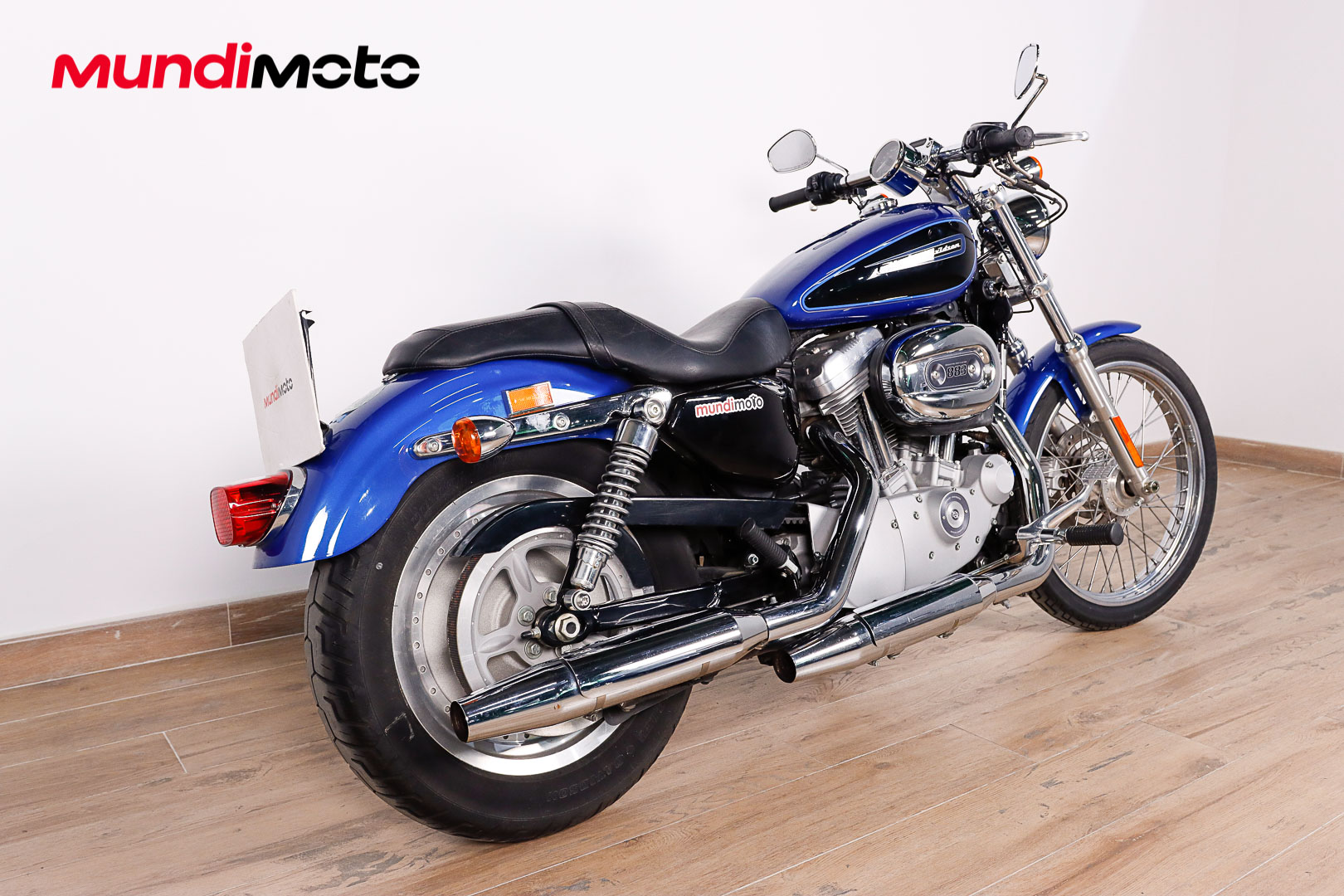 HARLEY DAVIDSON Sportster 883 IronHARLEY DAVIDSON2 HARLEY DAVIDSON Sportster 883 IronHARLEY DAVIDSON2