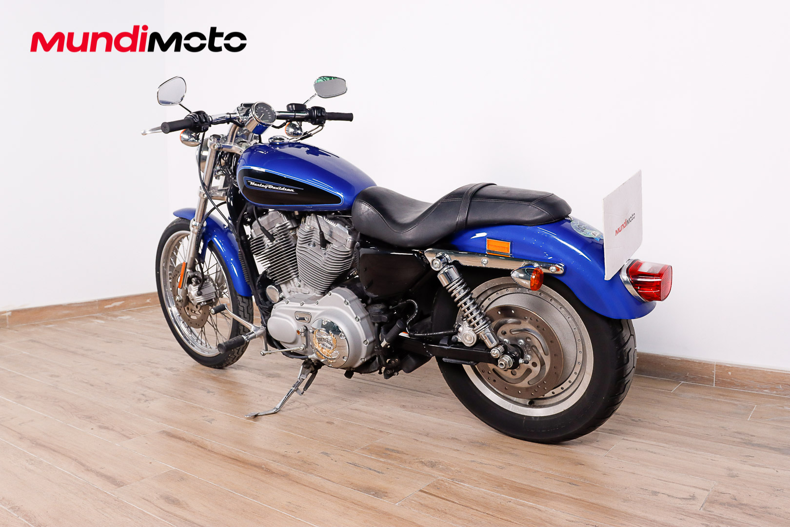 HARLEY DAVIDSON Sportster 883 IronHARLEY DAVIDSON6 HARLEY DAVIDSON Sportster 883 IronHARLEY DAVIDSON6
