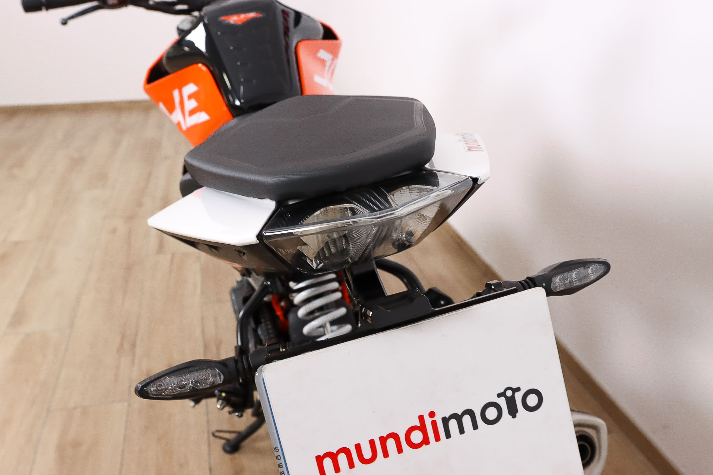 KTM 390 DukeKTM8 KTM 390 DukeKTM8