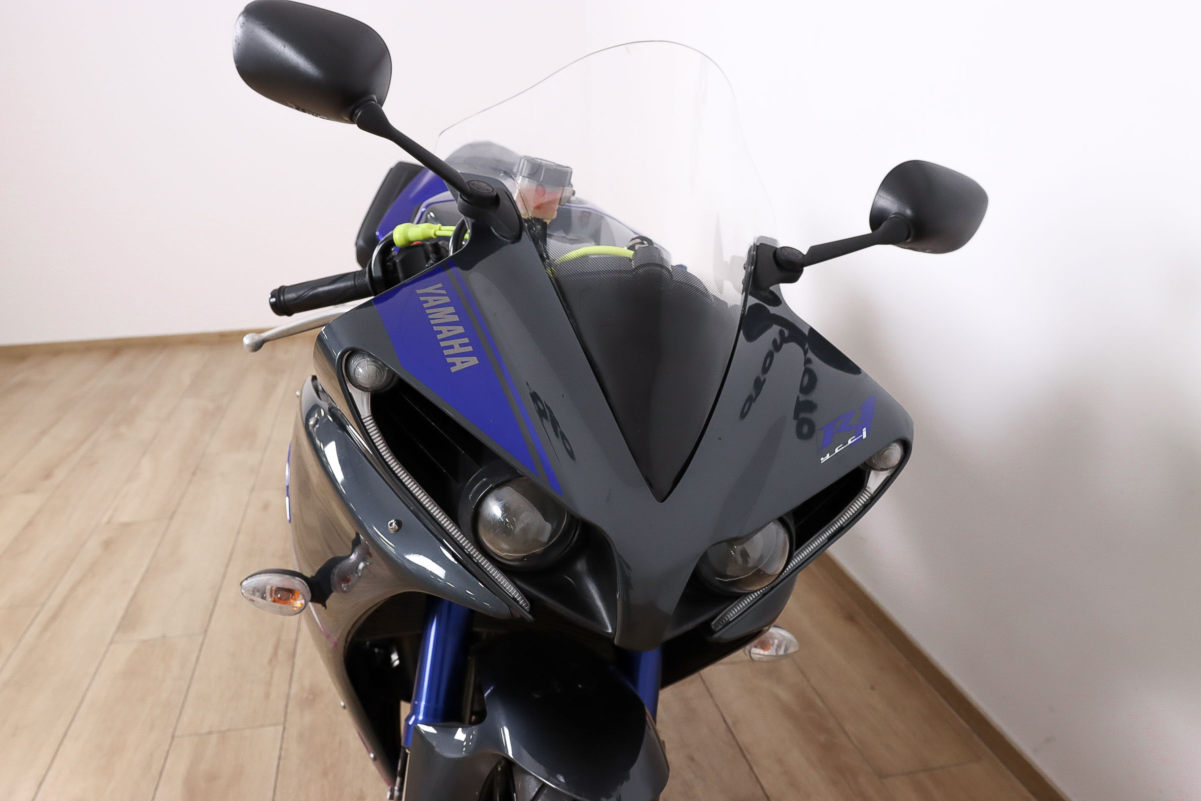 YAMAHA YZF R1YAMAHA3 YAMAHA YZF R1YAMAHA3