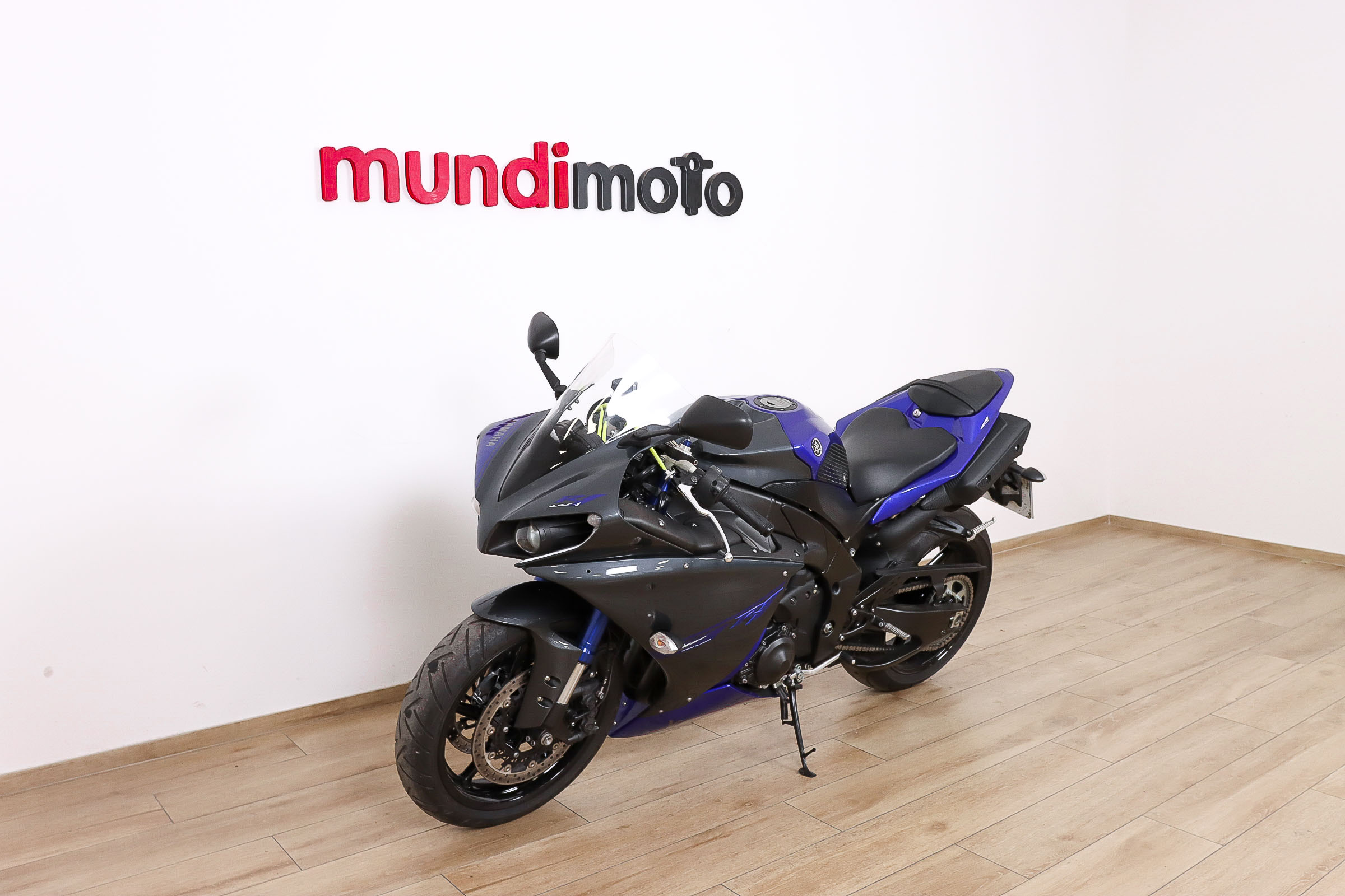 YAMAHA YZF R1YAMAHA7 YAMAHA YZF R1YAMAHA7