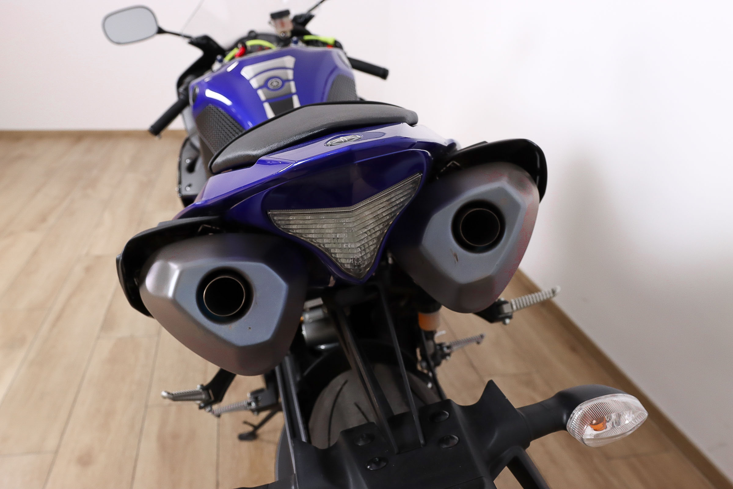 YAMAHA YZF R1YAMAHA8 YAMAHA YZF R1YAMAHA8