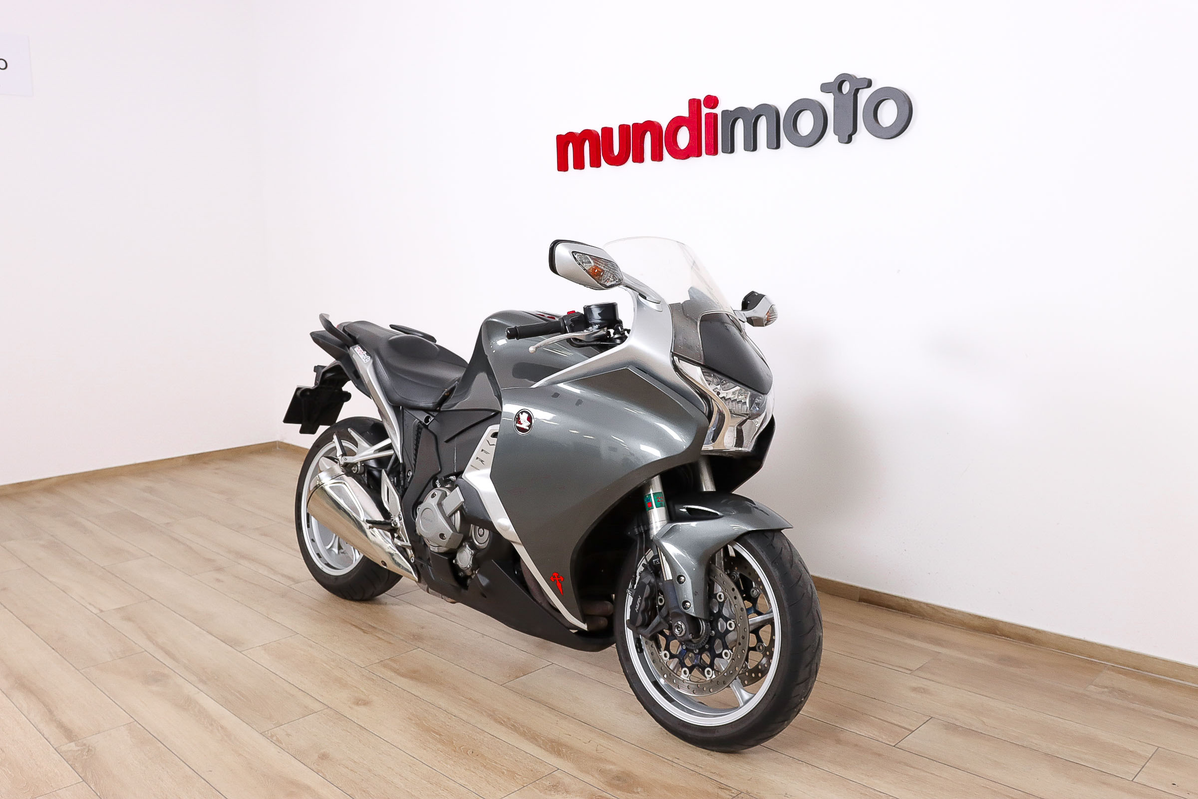 HONDA VFR 1200 F DCTHONDA1 HONDA VFR 1200 F DCTHONDA1