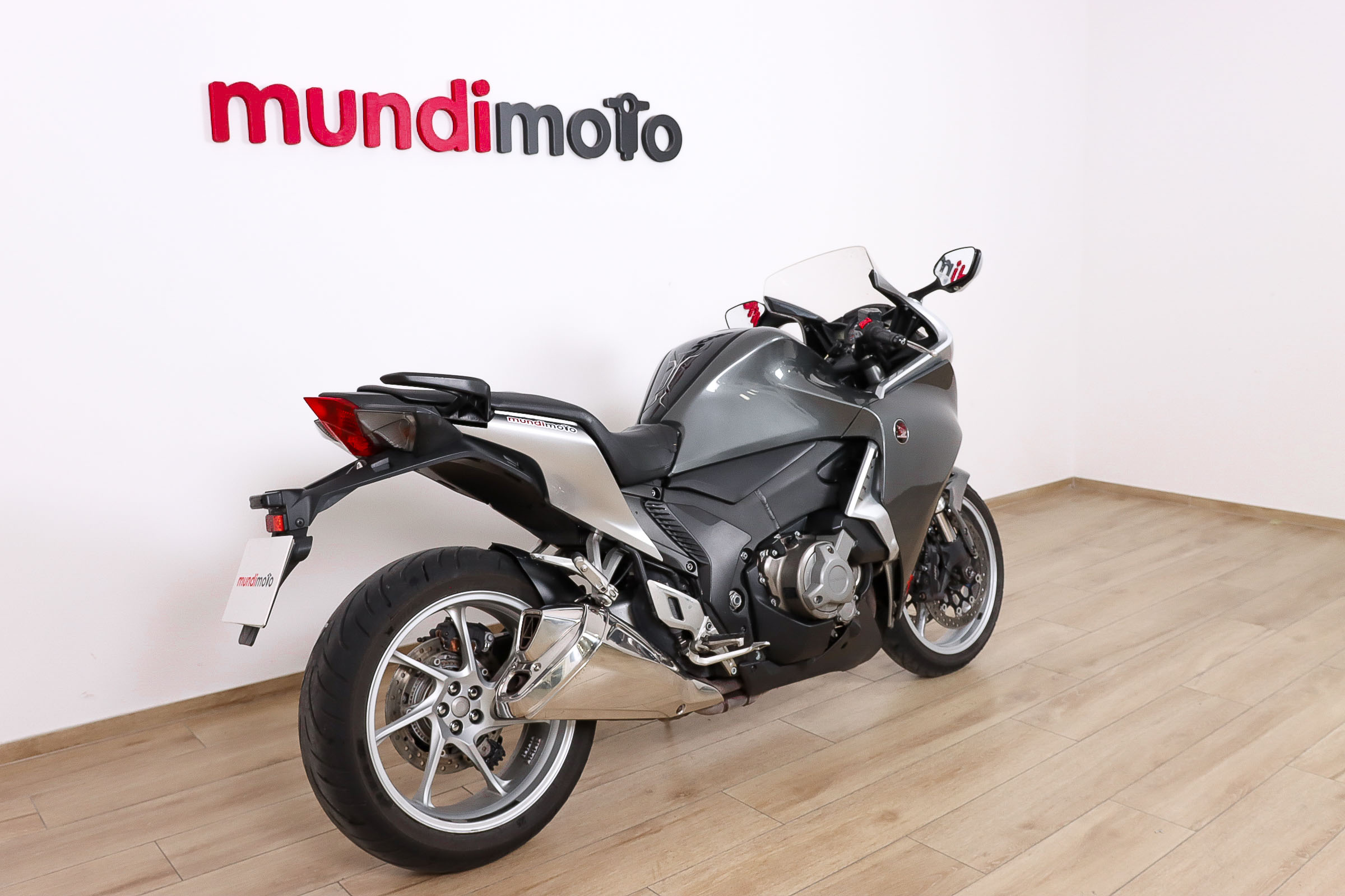 HONDA VFR 1200 F DCTHONDA2 HONDA VFR 1200 F DCTHONDA2