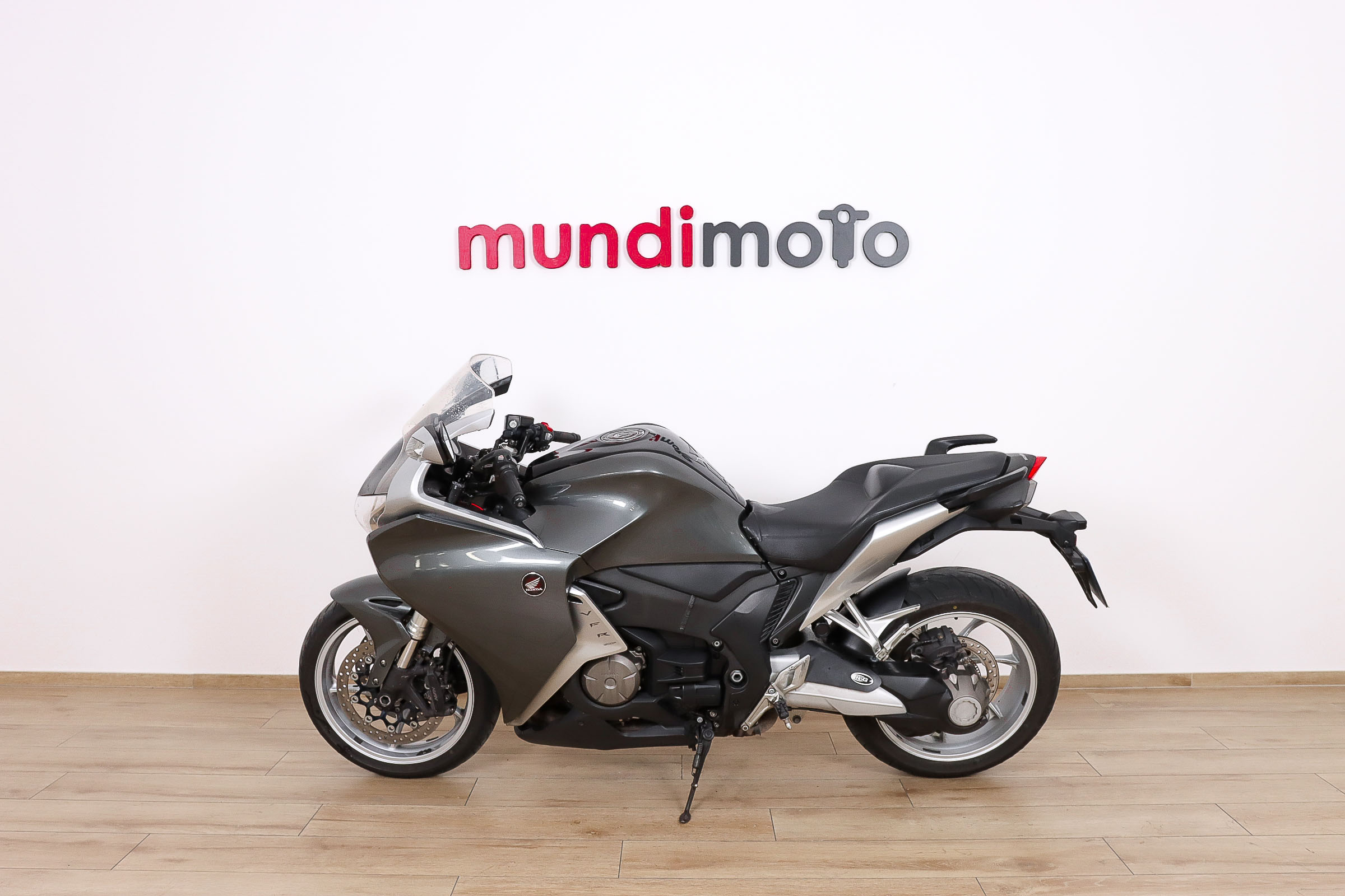 HONDA VFR 1200 F DCTHONDA9 HONDA VFR 1200 F DCTHONDA9