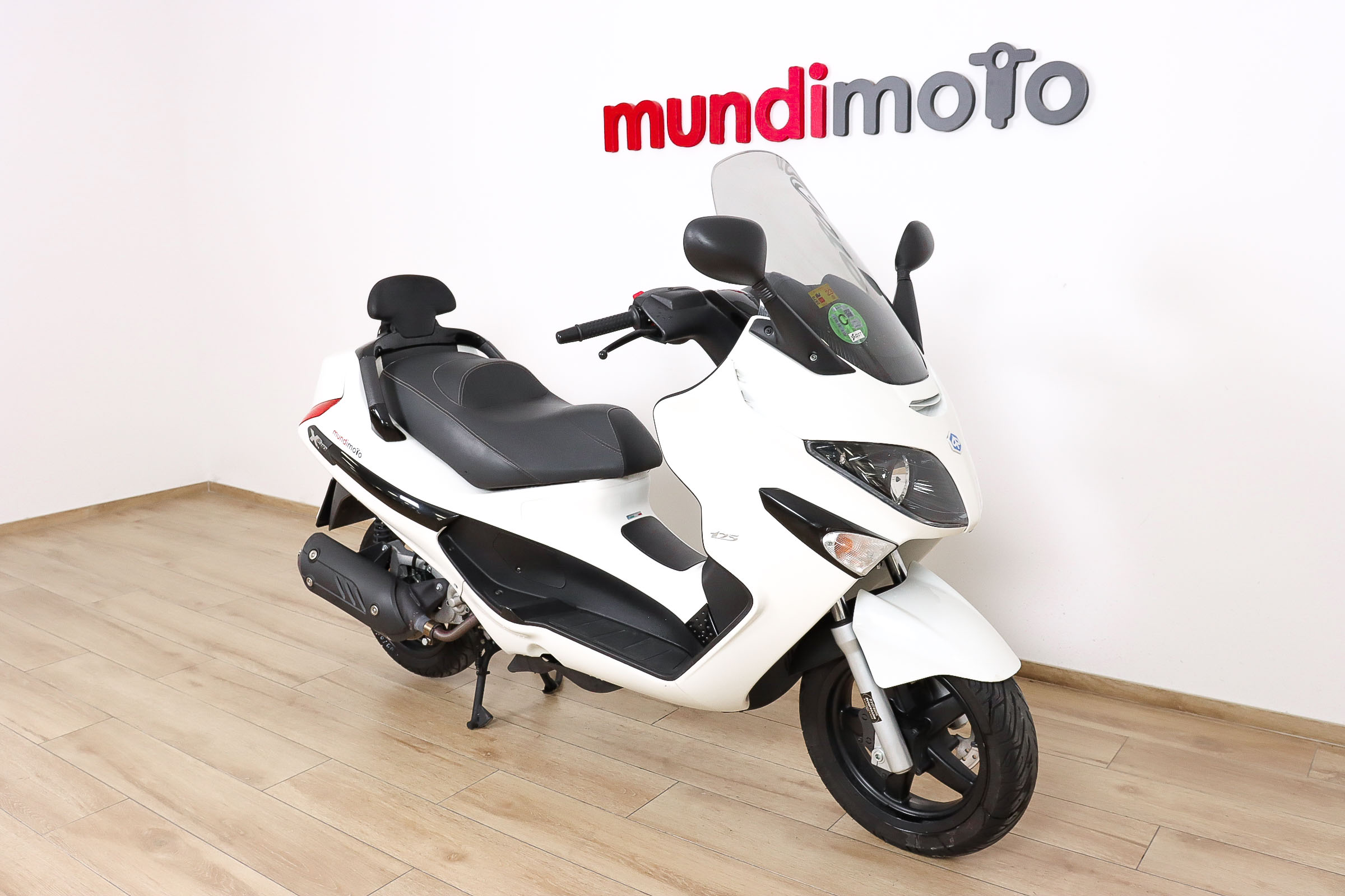 PIAGGIO X-Evo 125 SportPIAGGIO2 PIAGGIO X-Evo 125 SportPIAGGIO2