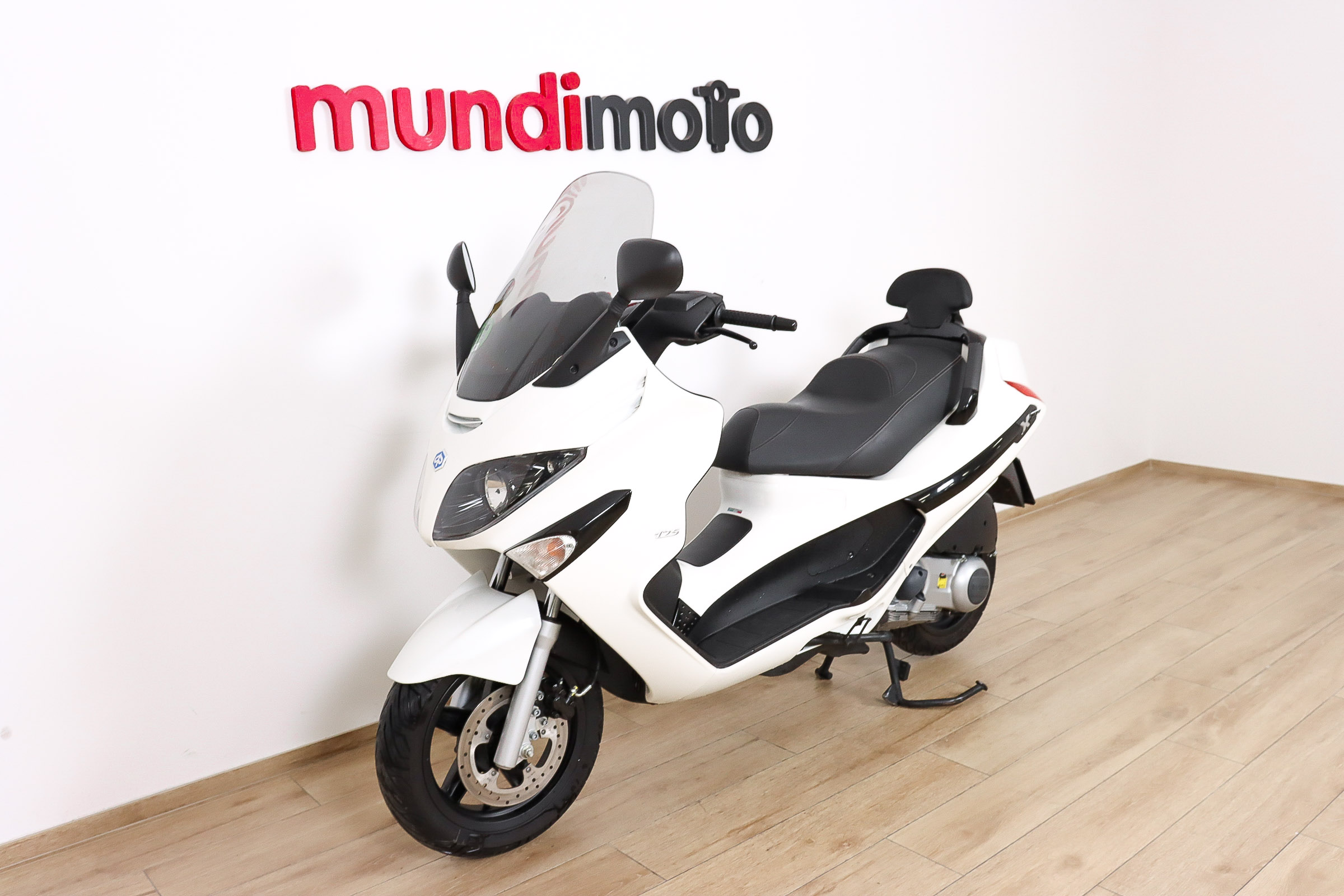 PIAGGIO X-Evo 125 SportPIAGGIO6 PIAGGIO X-Evo 125 SportPIAGGIO6