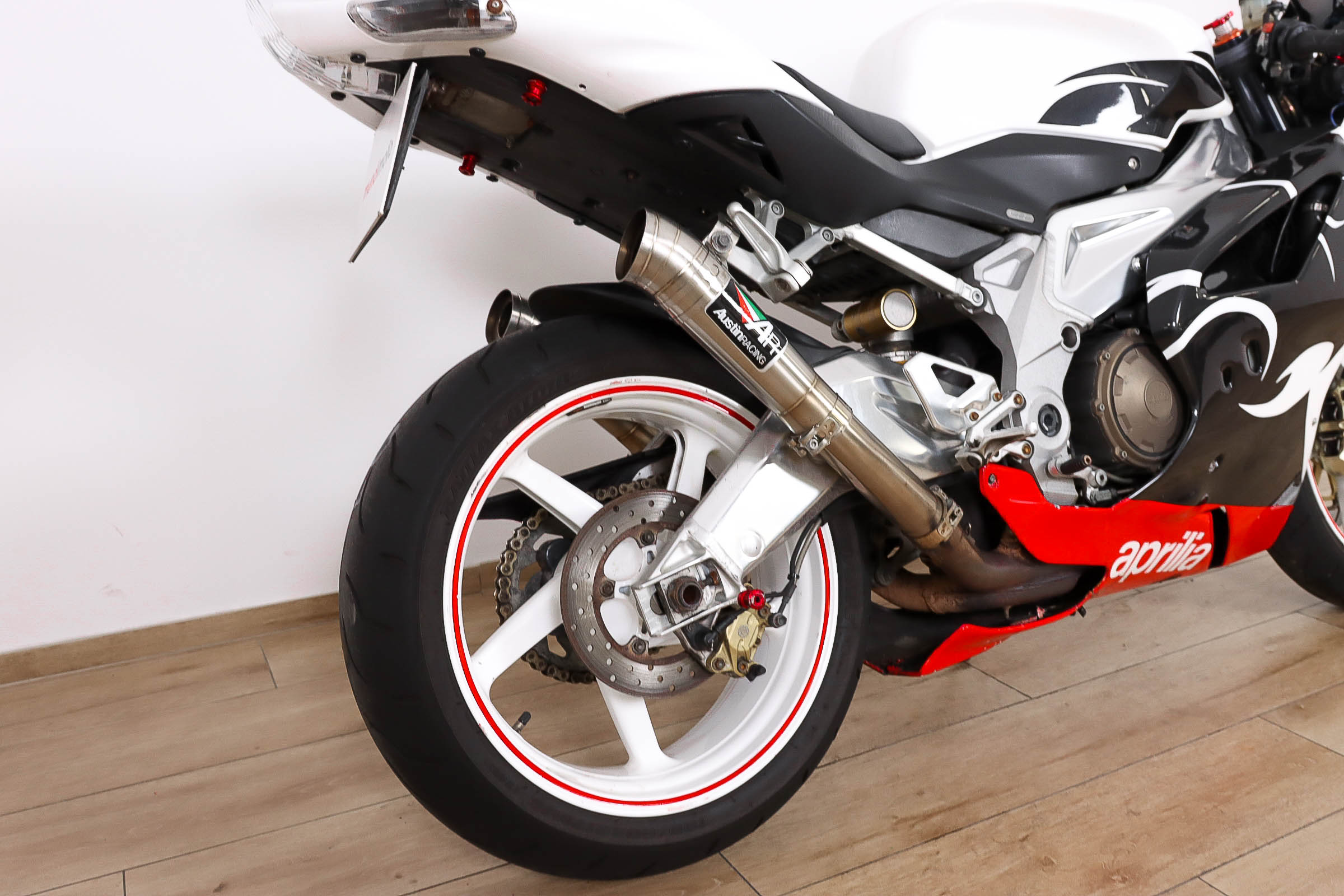 APRILIA RSV Mille RAPRILIA6 APRILIA RSV Mille RAPRILIA6
