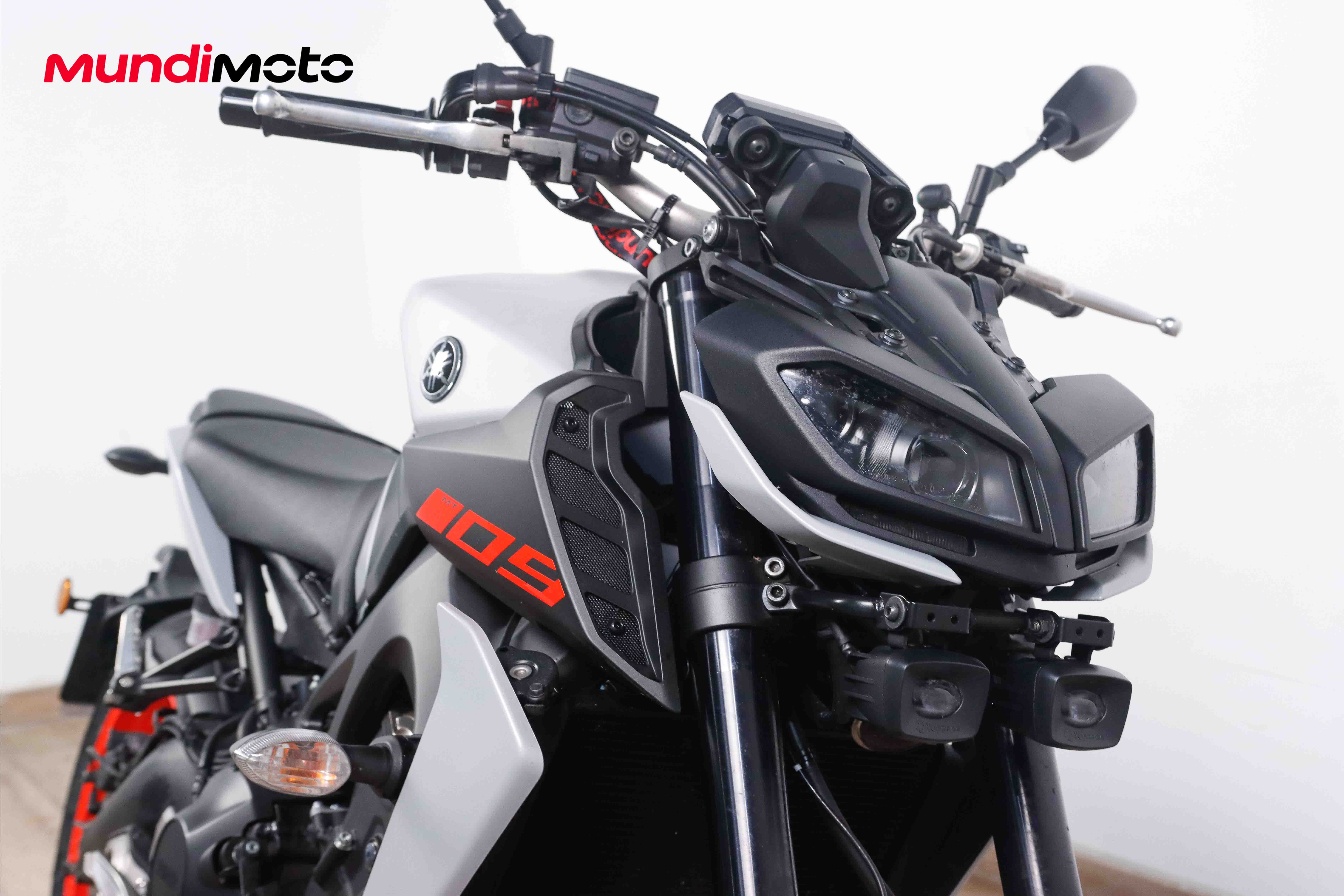 YAMAHA MT 09YAMAHA3 YAMAHA MT 09YAMAHA3