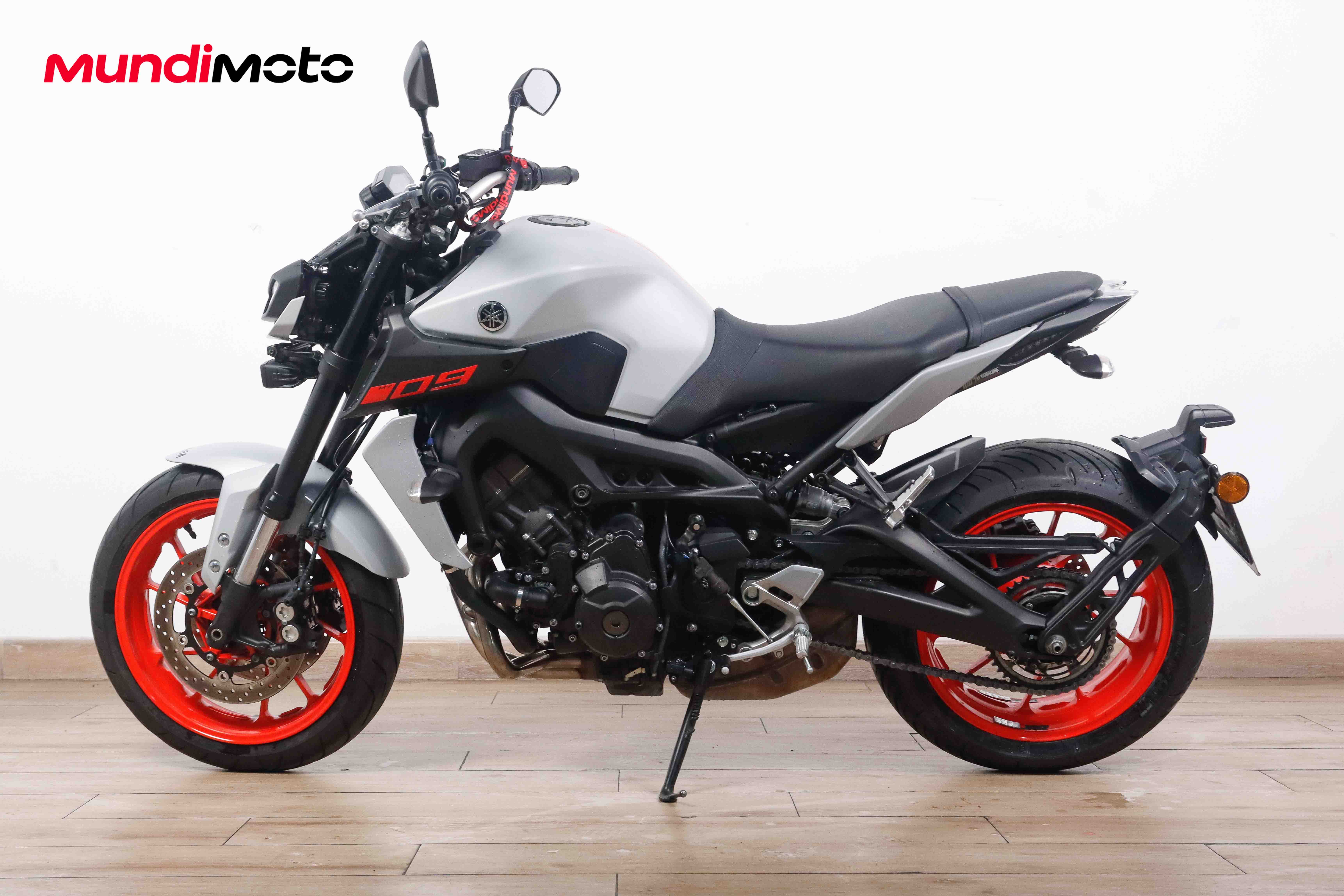YAMAHA MT 09YAMAHA4 YAMAHA MT 09YAMAHA4