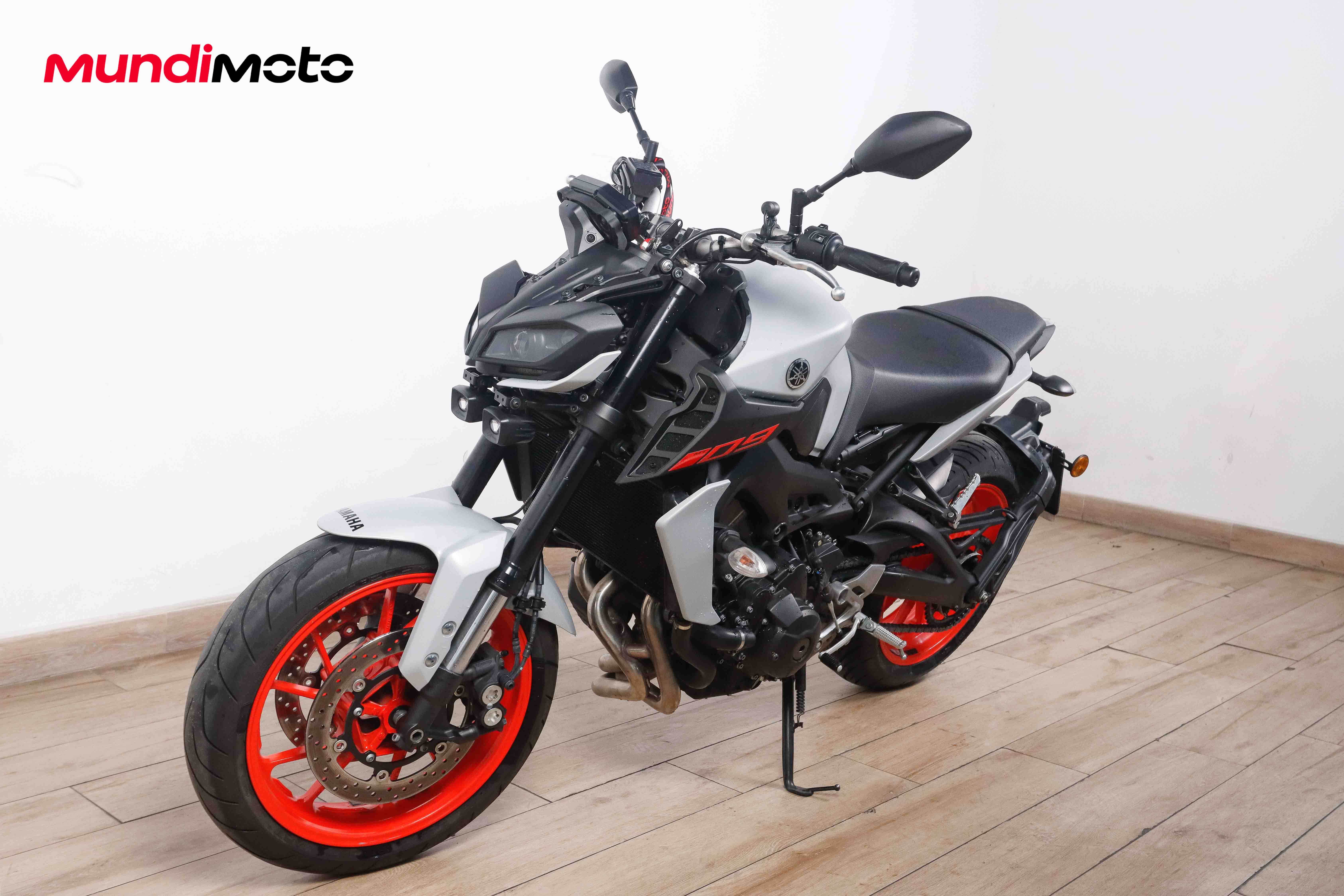 YAMAHA MT 09YAMAHA5 YAMAHA MT 09YAMAHA5