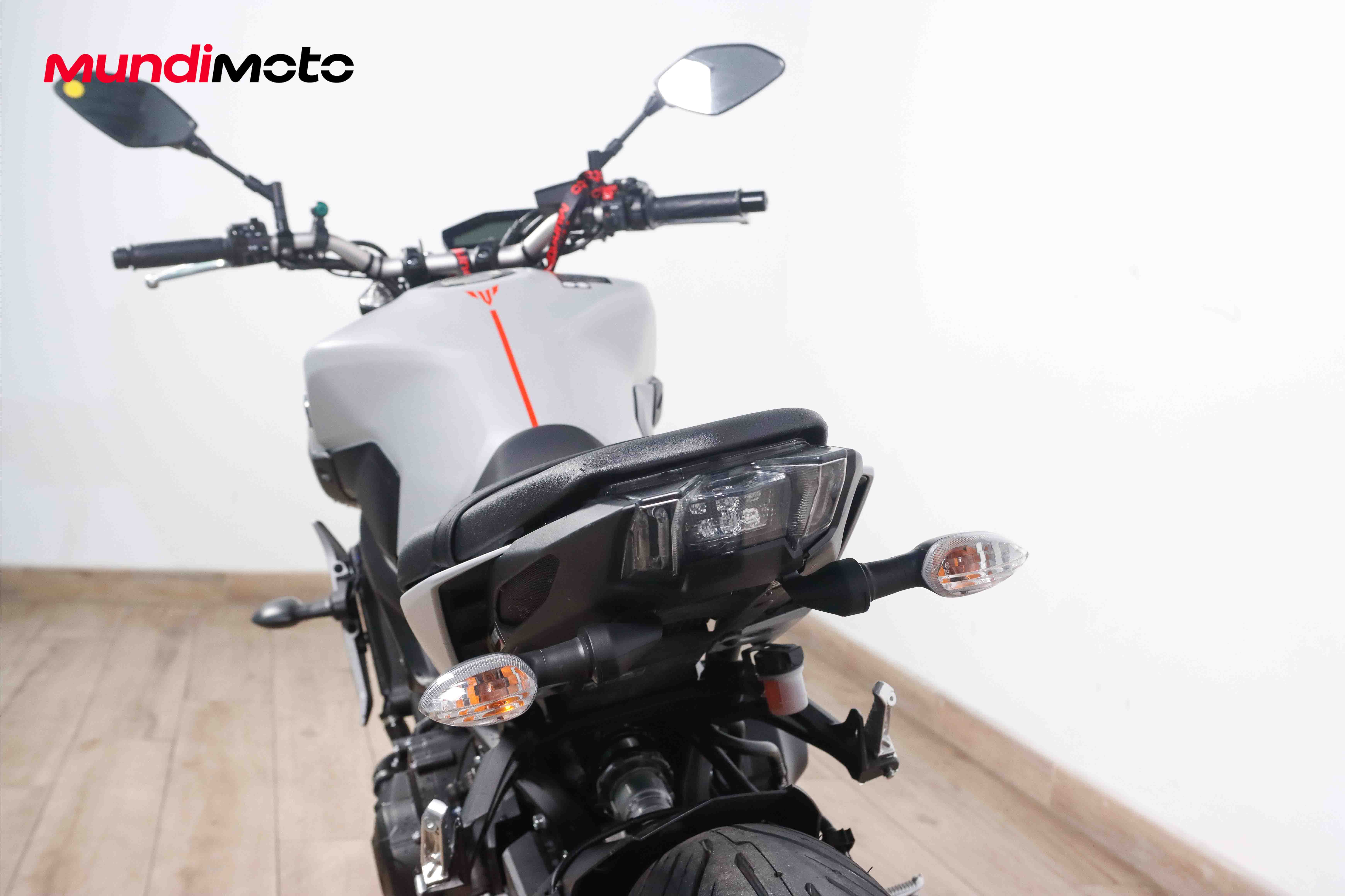 YAMAHA MT 09YAMAHA7 YAMAHA MT 09YAMAHA7