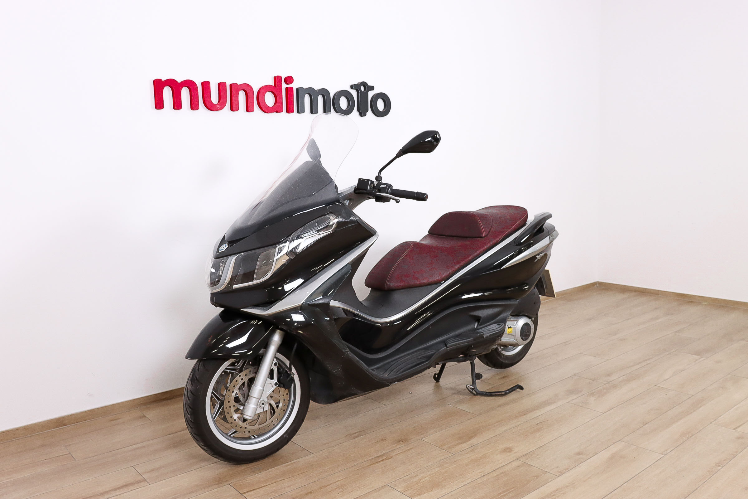 PIAGGIO X10 125 ie ExecutivePIAGGIO9 PIAGGIO X10 125 ie ExecutivePIAGGIO9