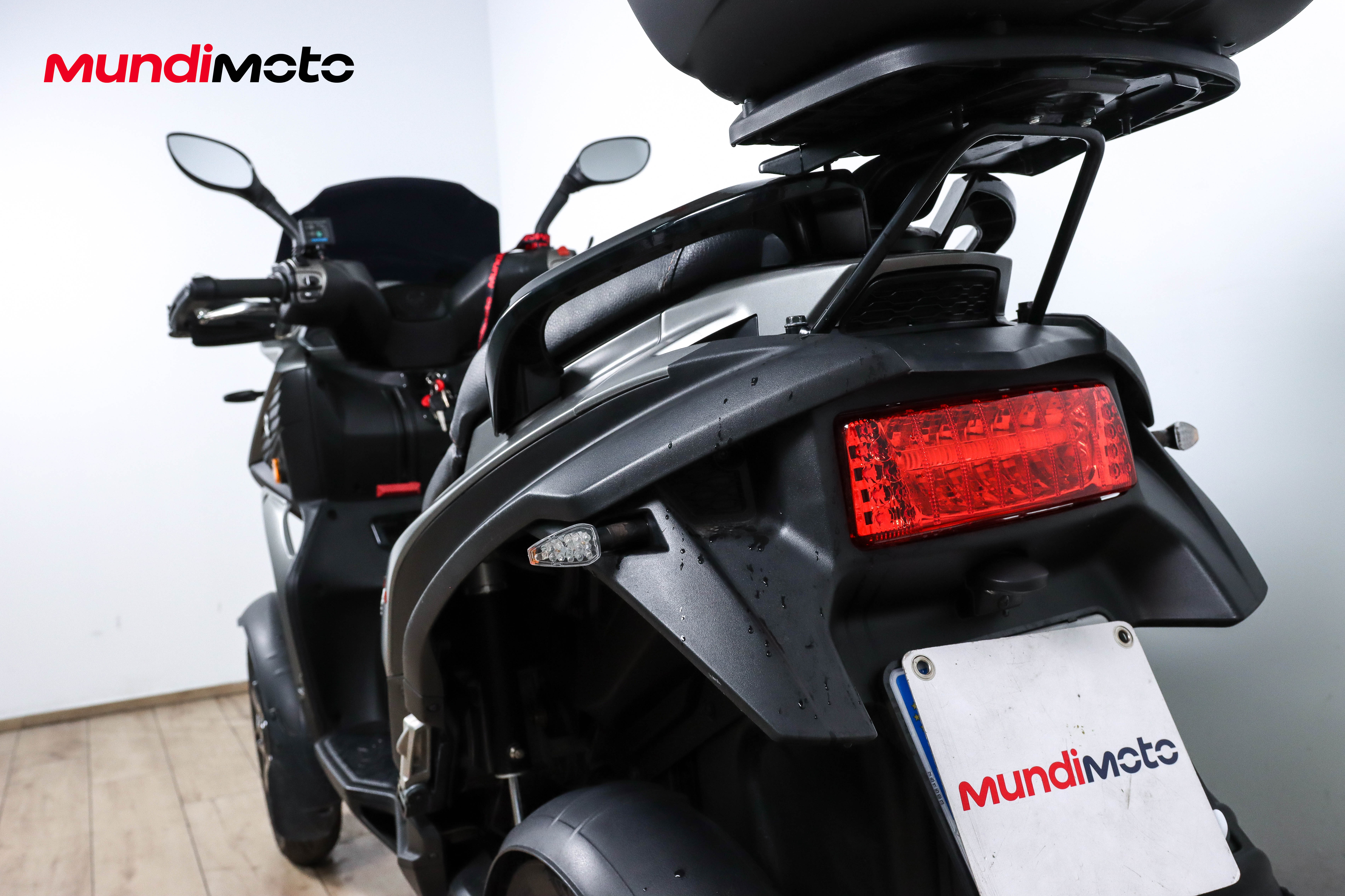 QUADRO 4QUADRO7 QUADRO 4QUADRO7
