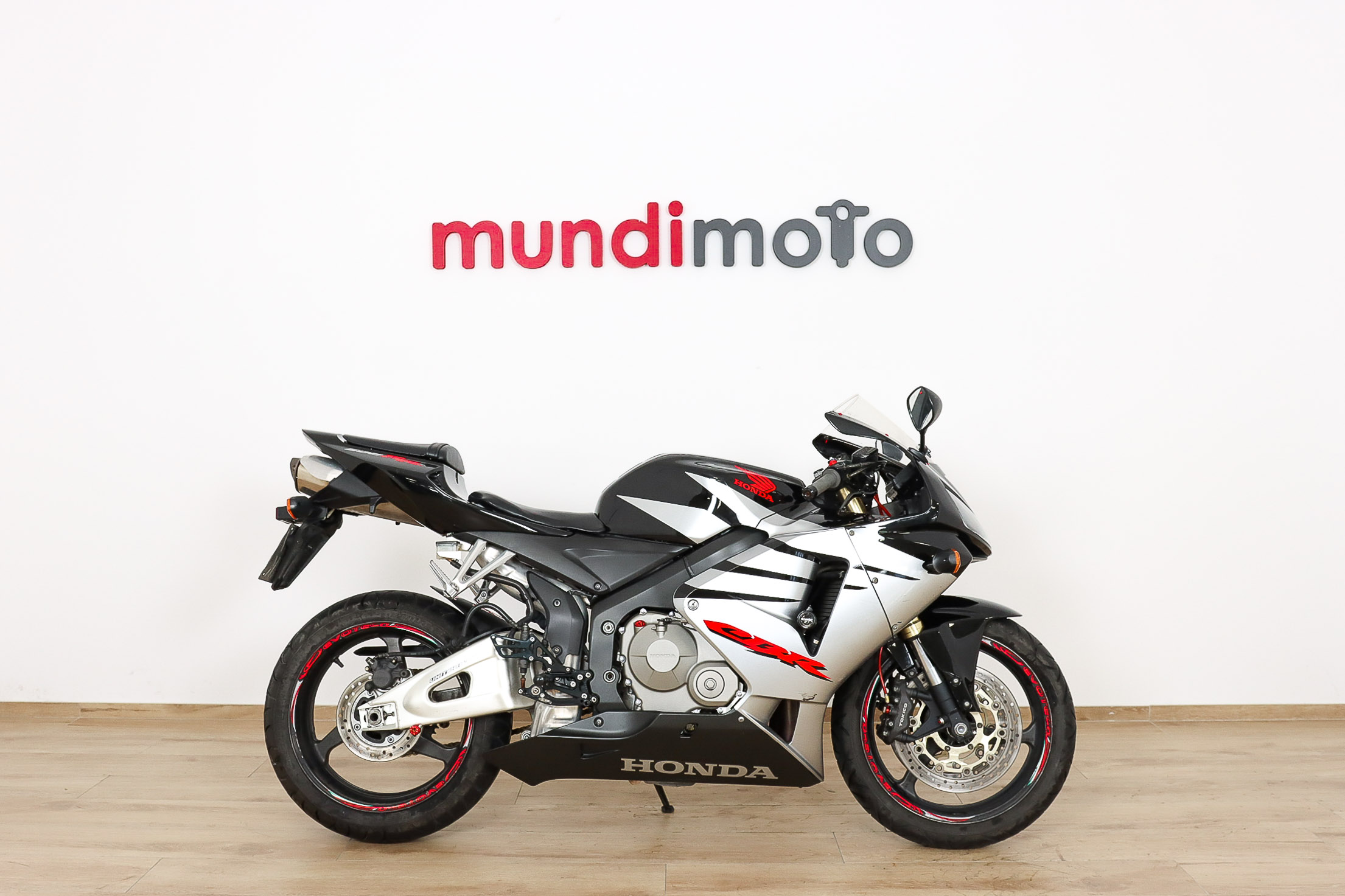 HONDA CBR 600 RRHONDA0 HONDA CBR 600 RRHONDA0
