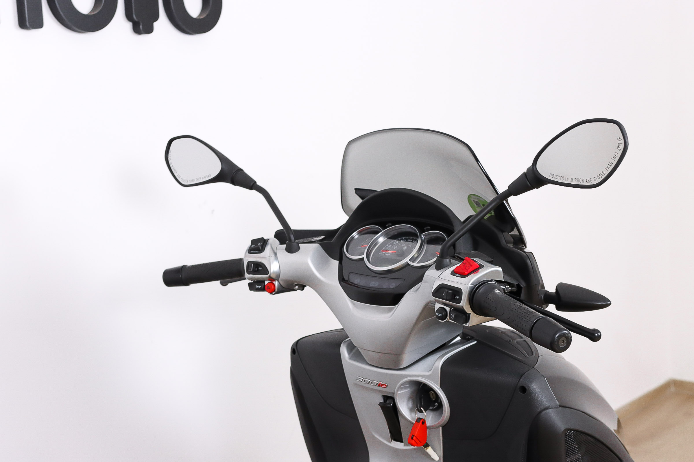 PIAGGIO MP3 Yourban 300 IEPIAGGIO5 PIAGGIO MP3 Yourban 300 IEPIAGGIO5