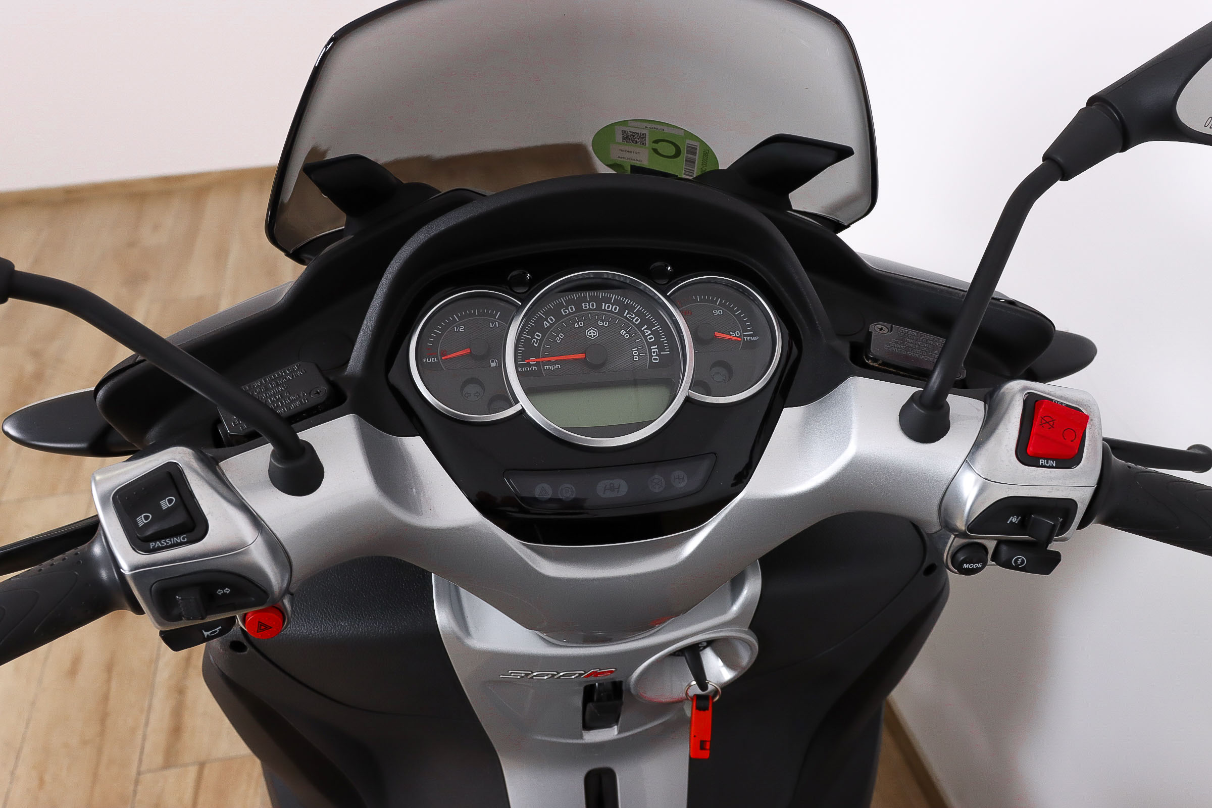PIAGGIO MP3 Yourban 300 IEPIAGGIO10 PIAGGIO MP3 Yourban 300 IEPIAGGIO10