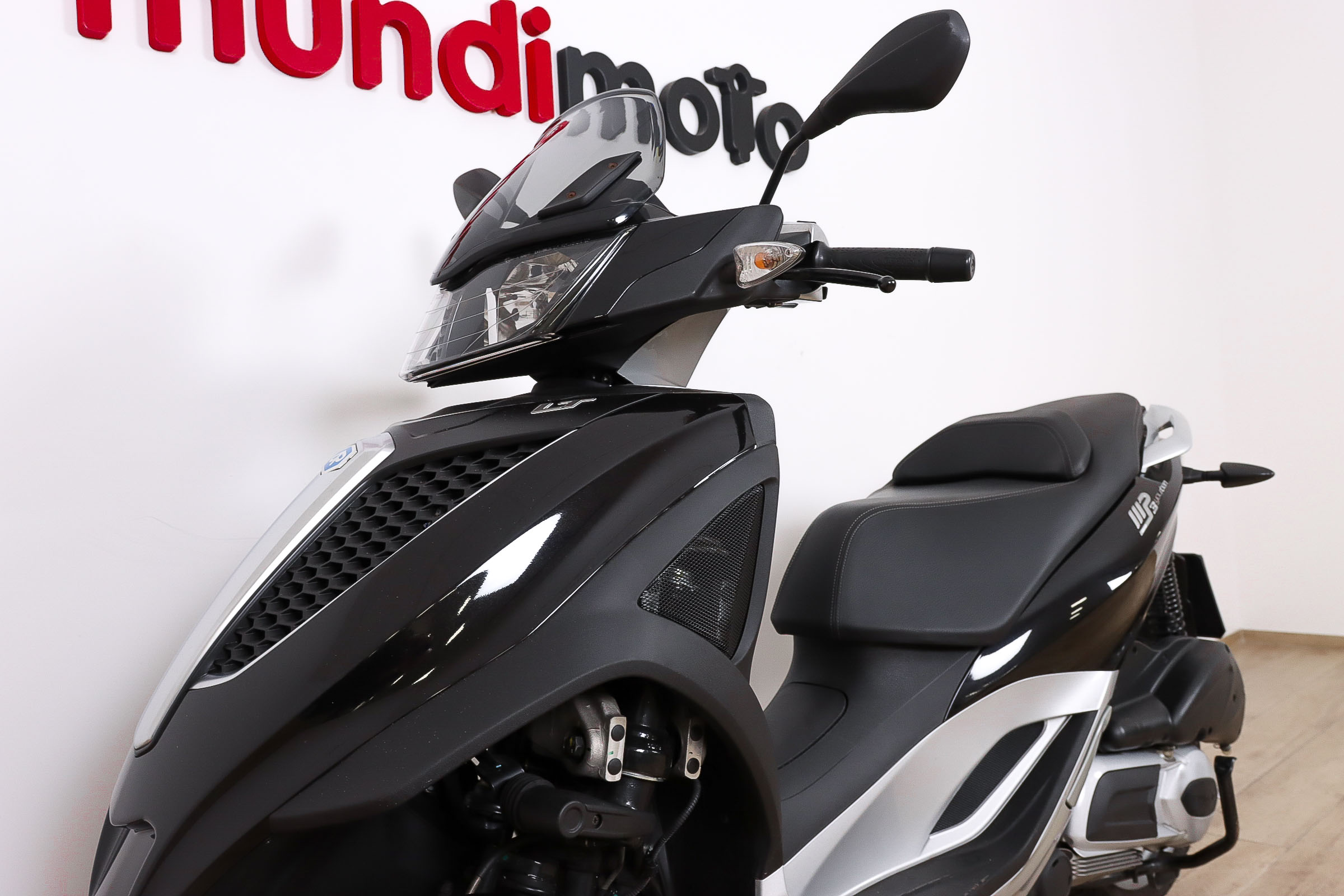 PIAGGIO MP3 Yourban 300 IEPIAGGIO11 PIAGGIO MP3 Yourban 300 IEPIAGGIO11